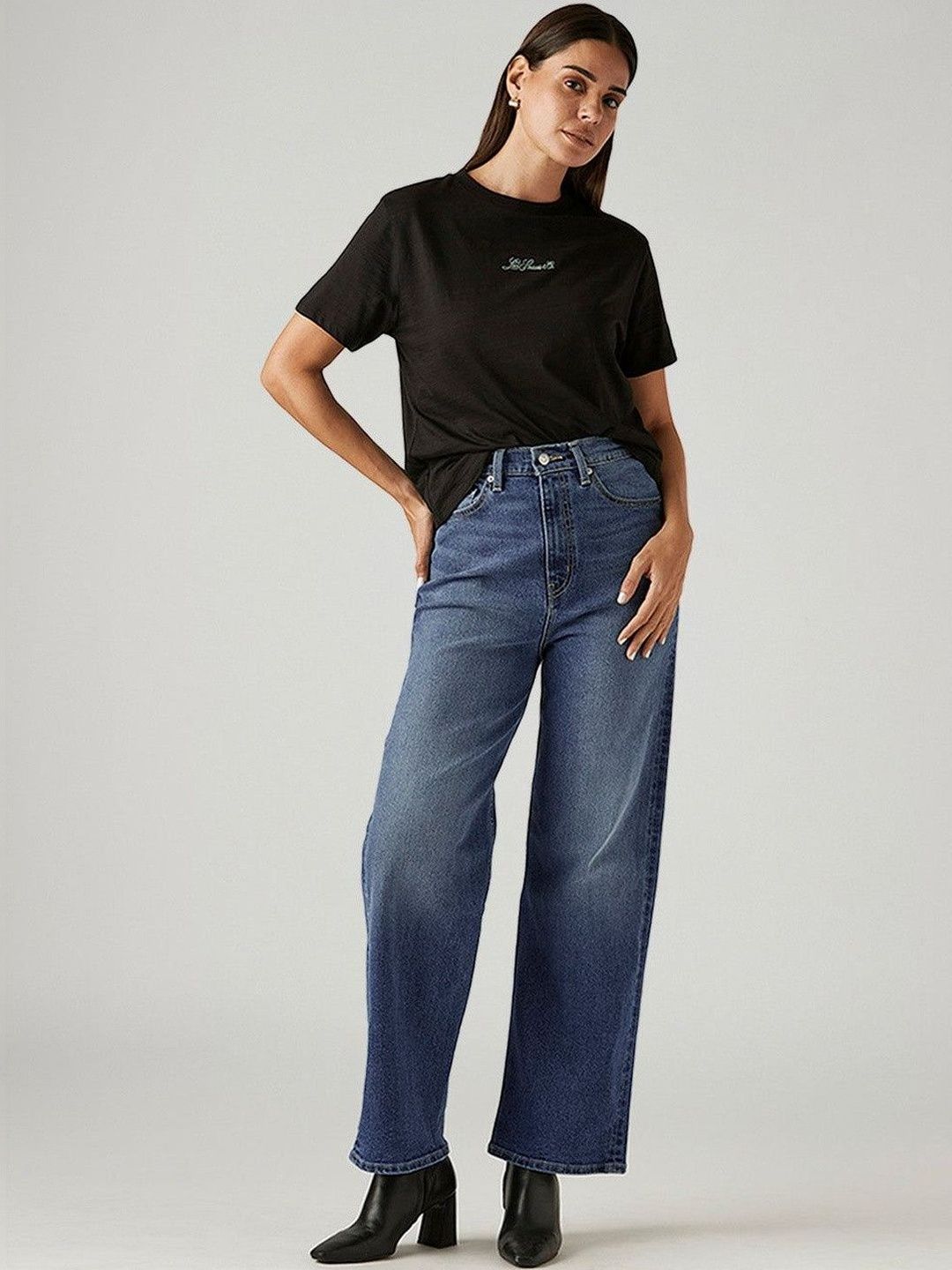 Classic Relaxed Fit High-Rise Light Fade Stretchable Jeans