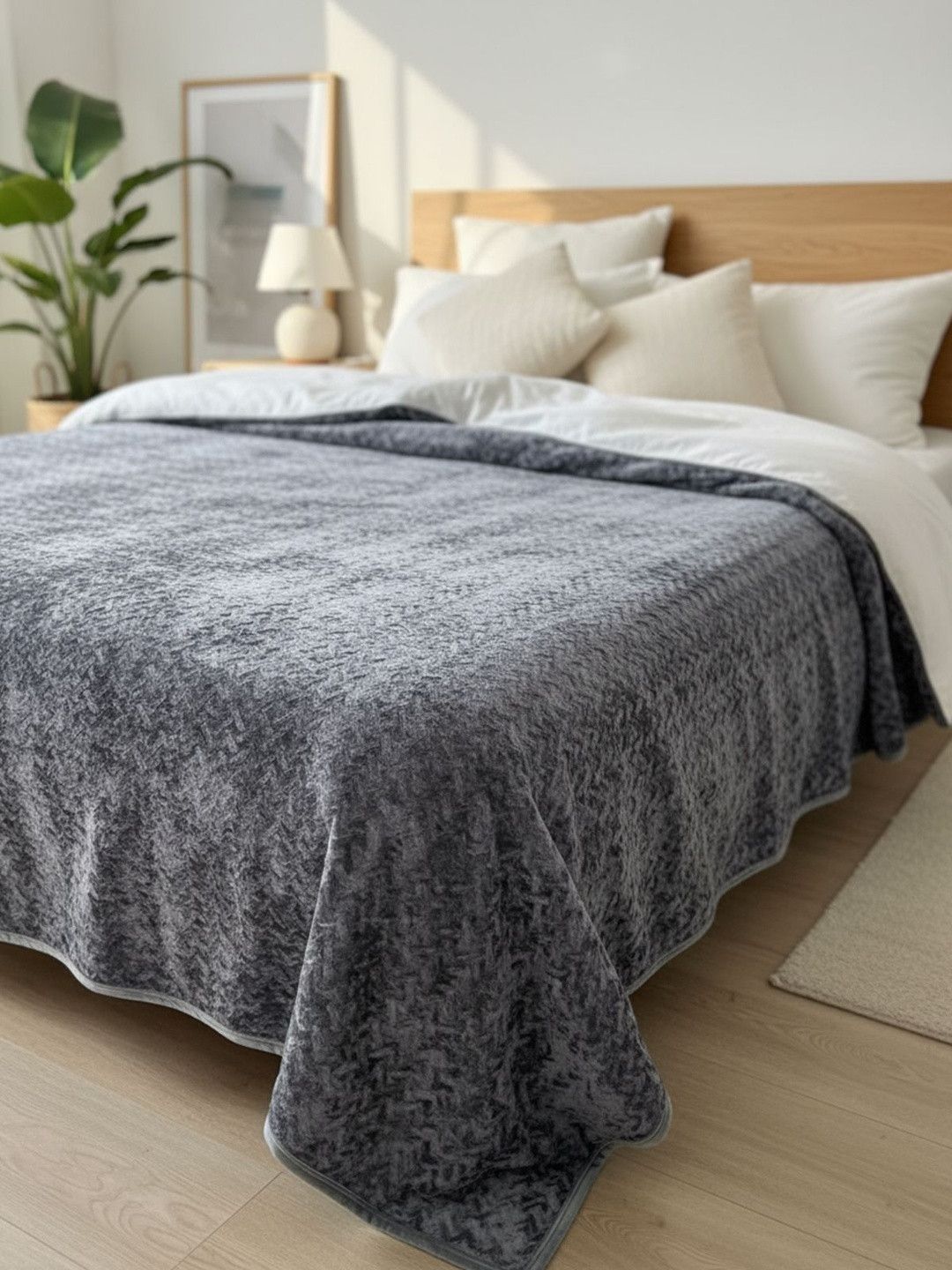 Florida Florida Grey & Off White Geometric Microfiber Mild Winter 350 GSM Blanket