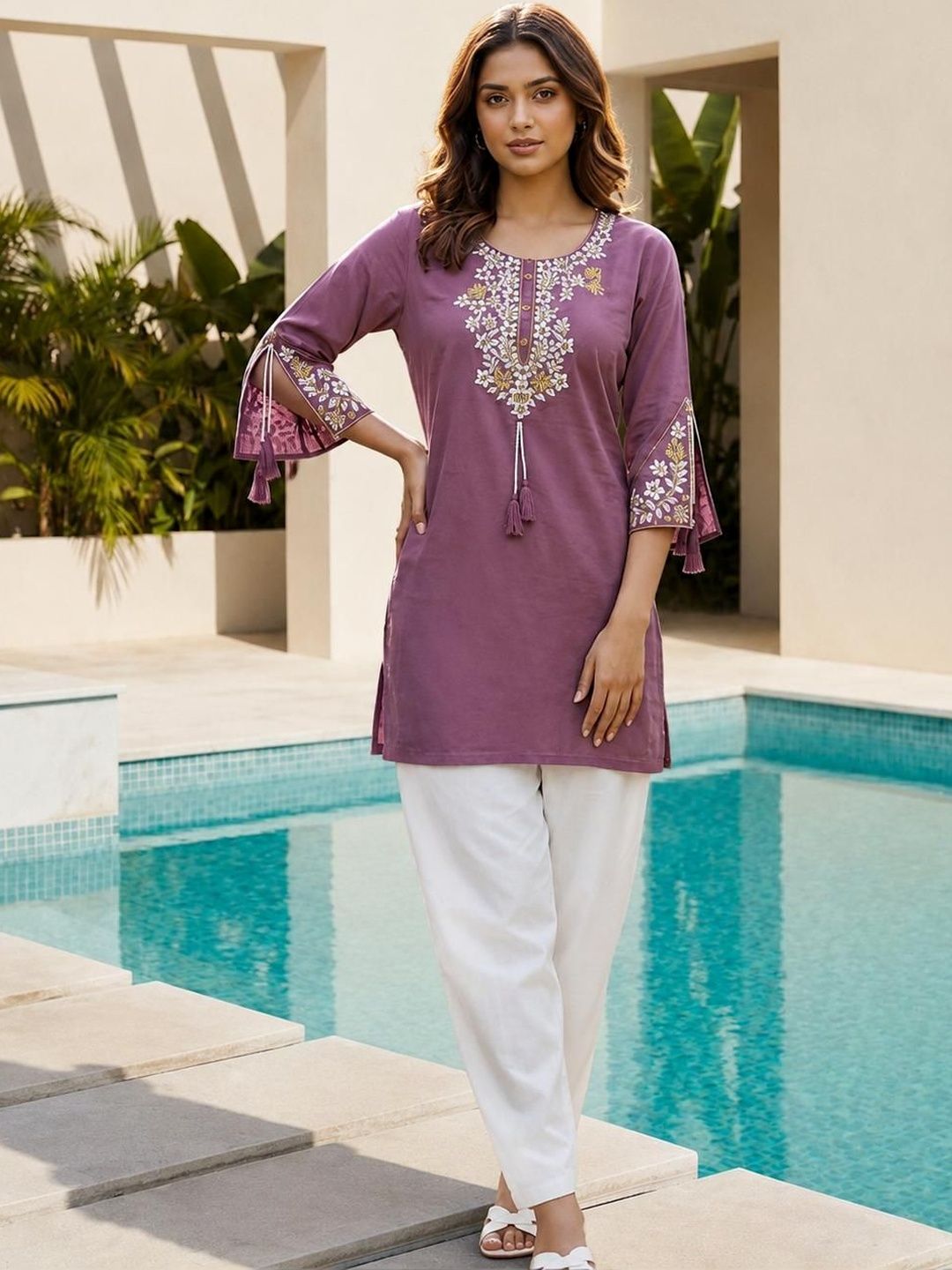 Ishin Viscose Rayon Embroidered Ethnic Tunic