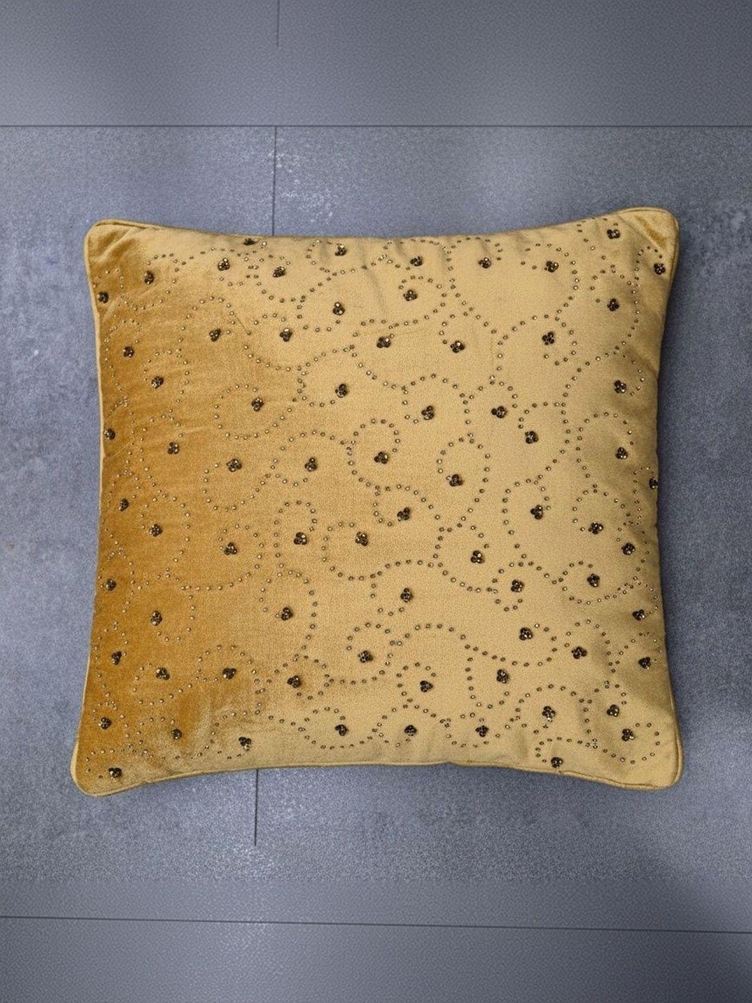 Themes Furnishings & Decor Themes Furnishings & Decor Yellow Abstract Velvet Square Cushion Covers