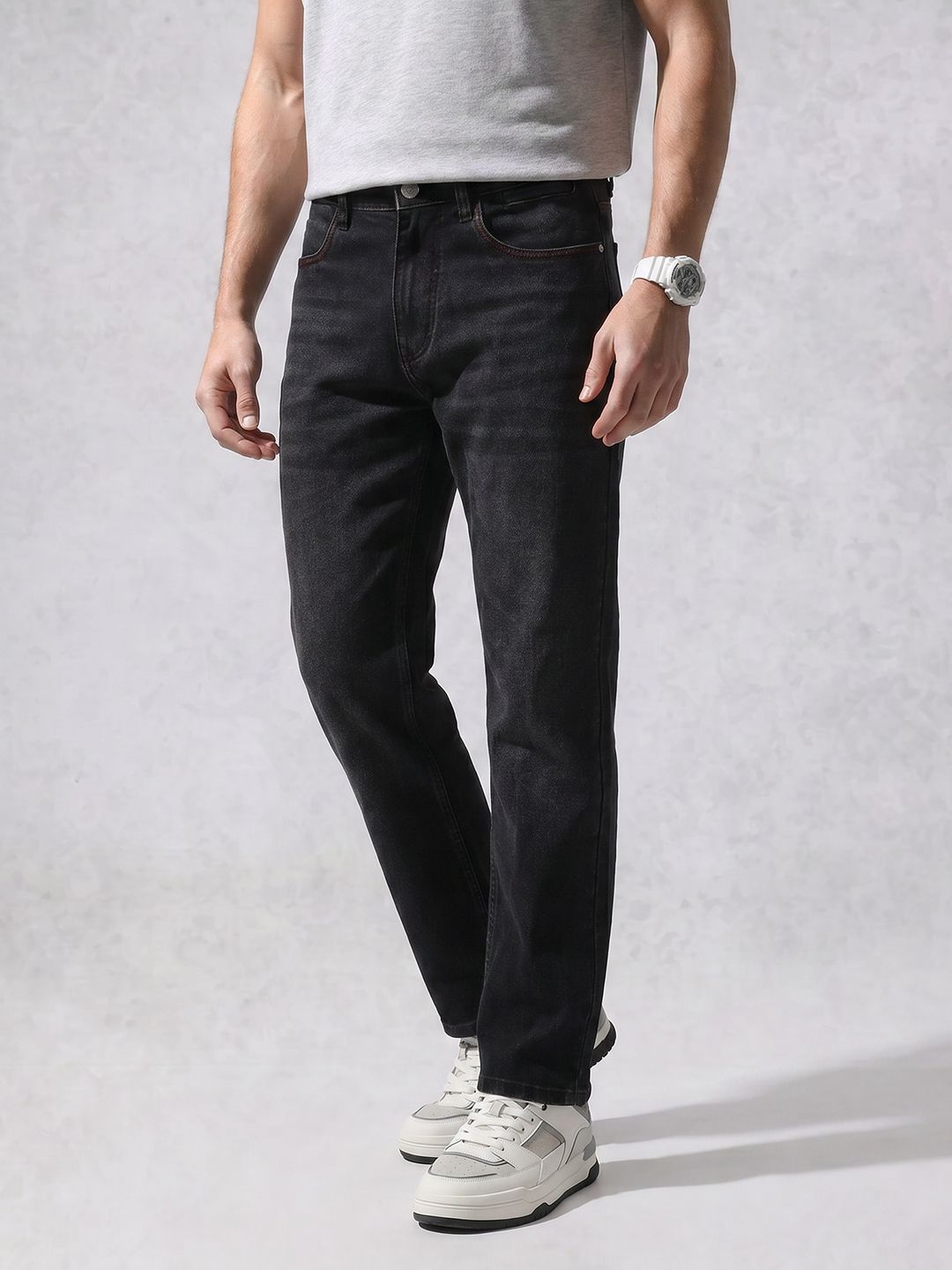 WROGN Men Straight Fit Mid-Rise Jeans
