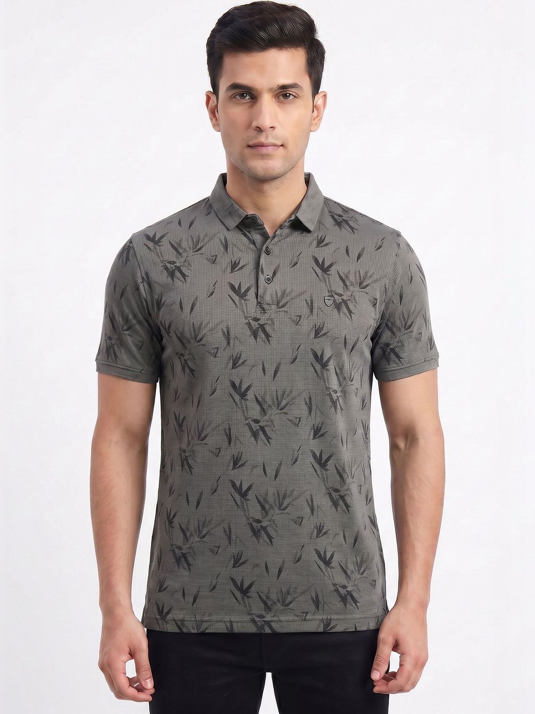 Plugin Men Printed Polo Collar Pockets T-shirt