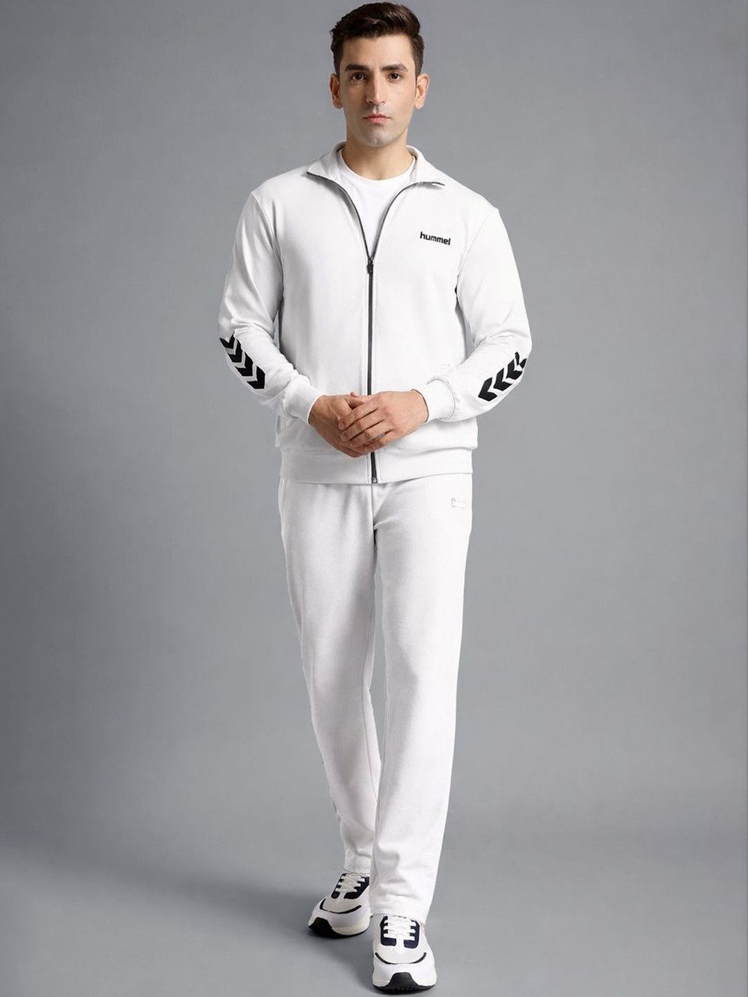 hummel Moisture Control Full Zip Comfortable Fit Activewear