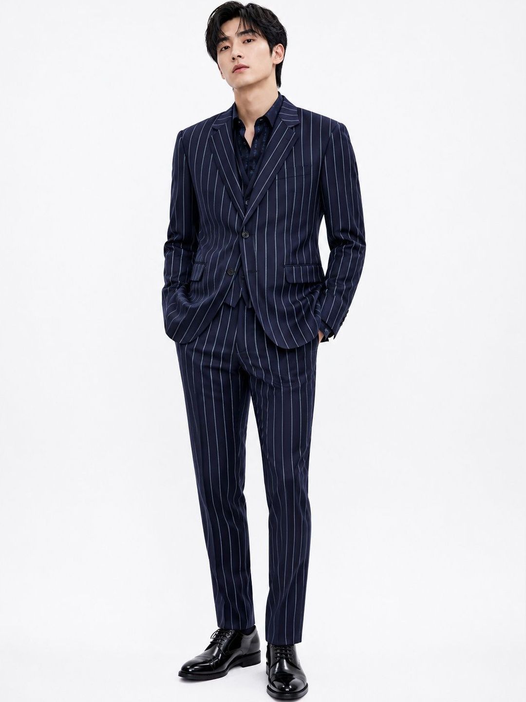 Thecrownandcollar Striped Tailored Fit Single-Breasted Two-Piece Suit