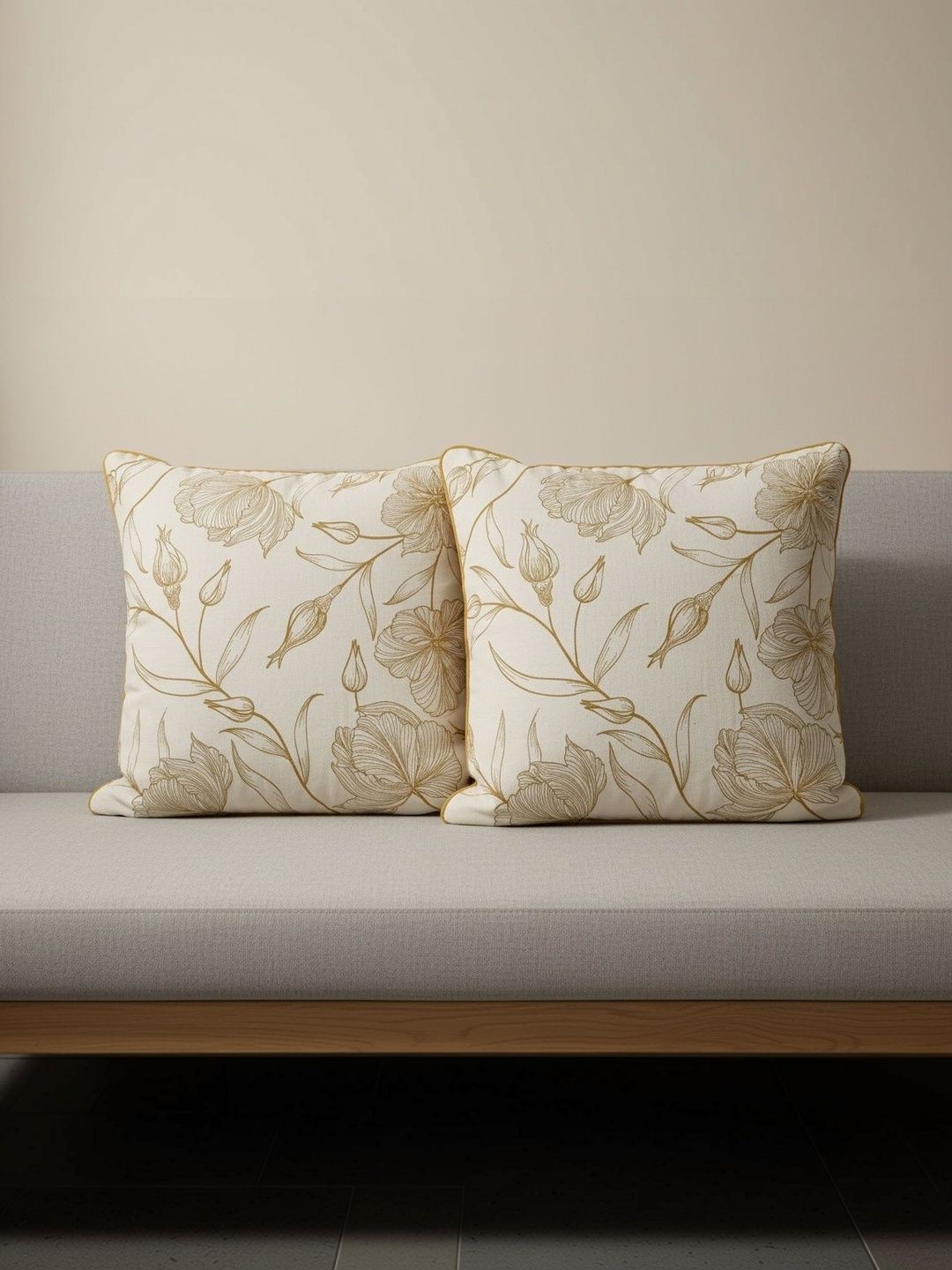 Themes Furnishings & Decor Themes Furnishings & Decor Cream-Coloured Set of 2 Floral Square Cushion Covers