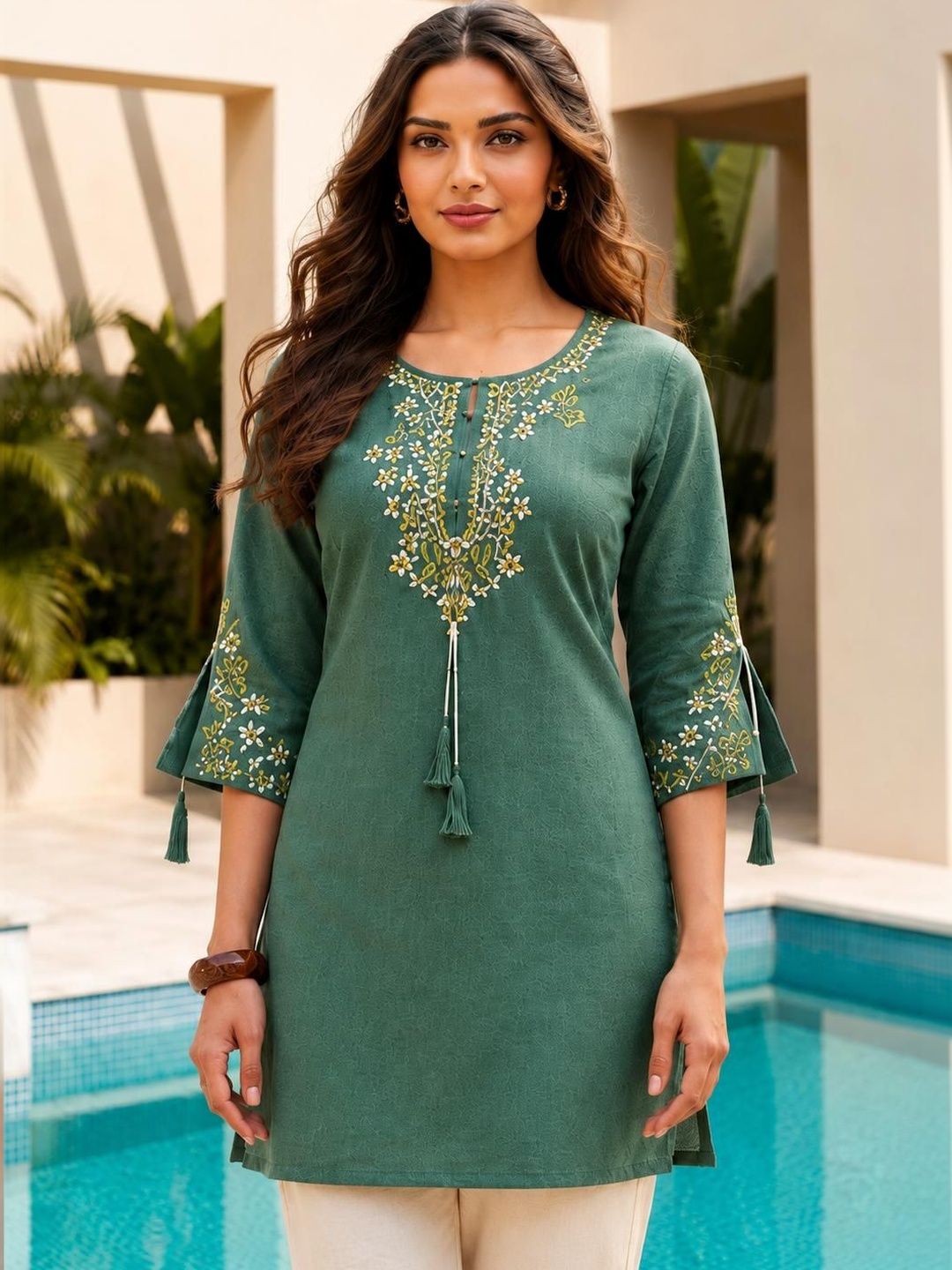 Ishin Viscose Rayon Embroidered Ethnic Tunic