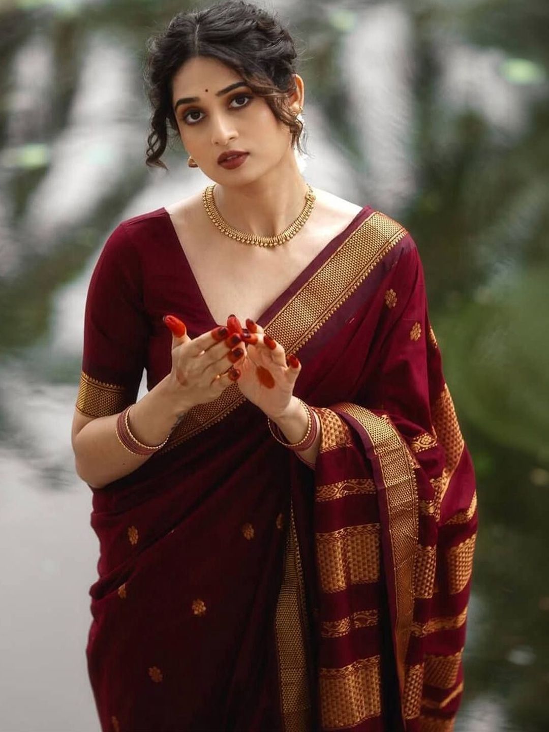 LIMDO Woven Design Zari Art Silk Handloom Banarasi Saree