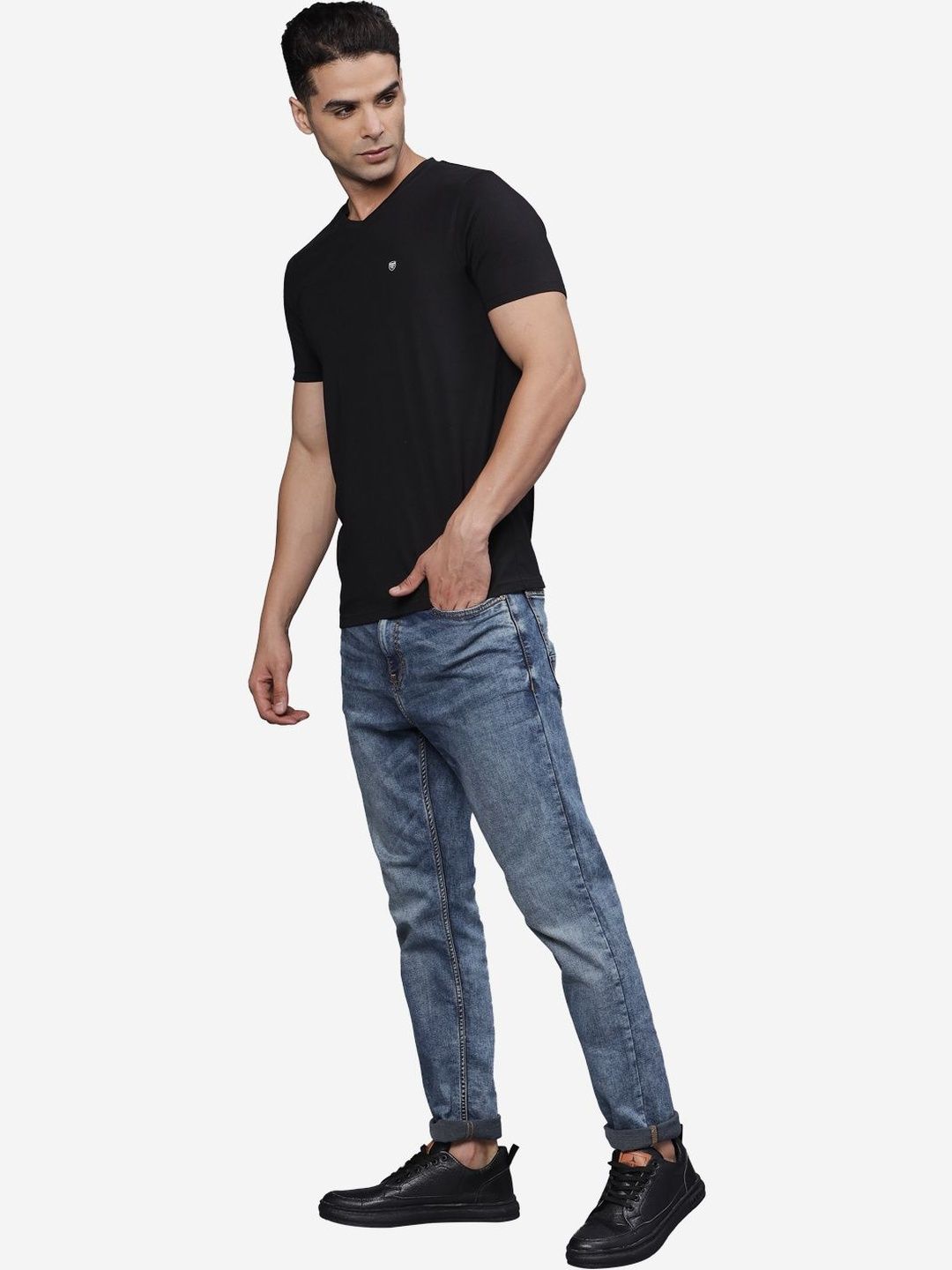 t-base Men Brand Logo V-Neck T-shirt