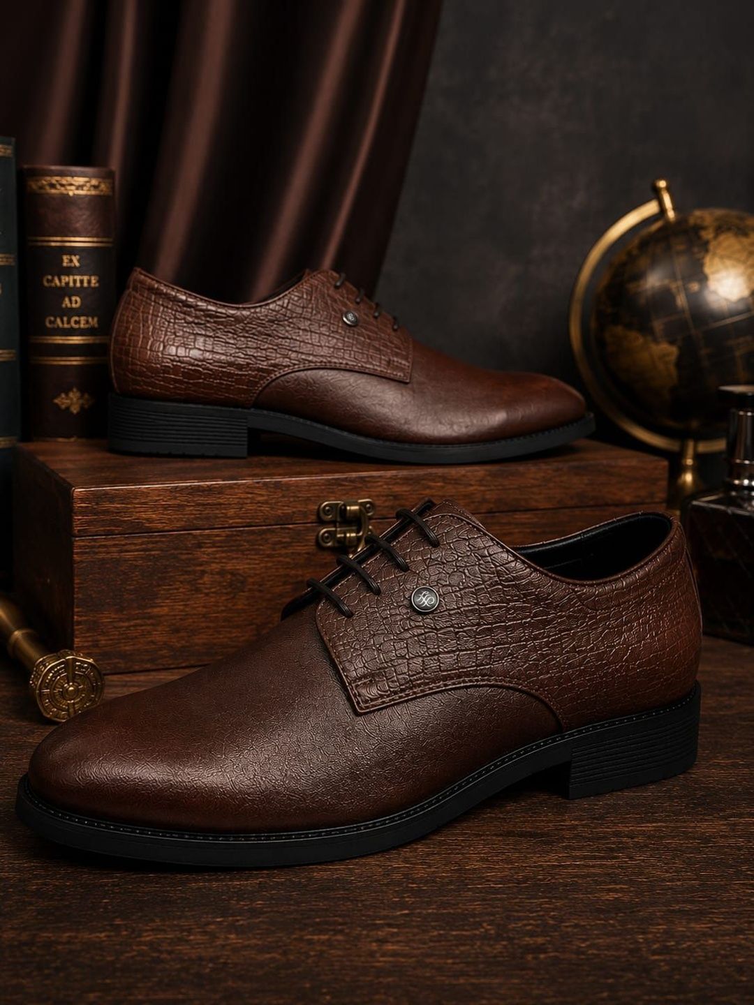 House of Pataudi Men Textured Round Toe Lace-Ups Derbys