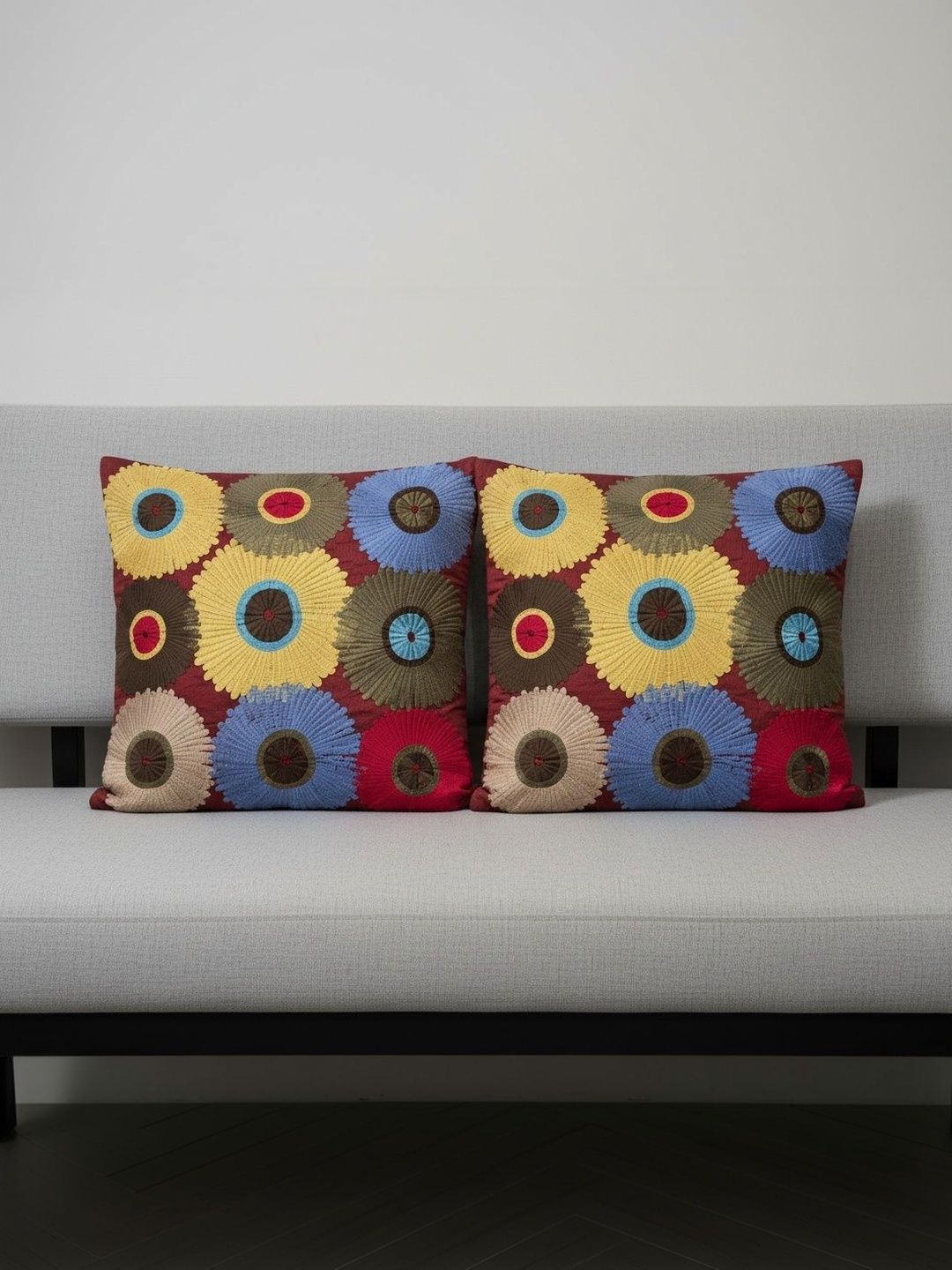 Themes Furnishings & Decor Themes Furnishings & Decor Multicoloured Set of 2 Floral Square Cushion Covers