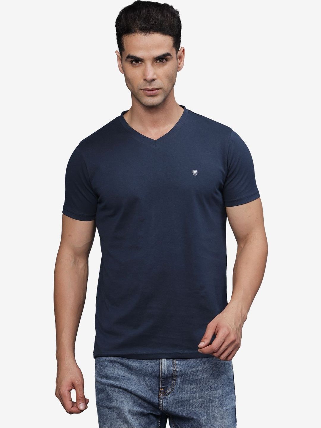t-base Men Brand Logo V-Neck T-shirt