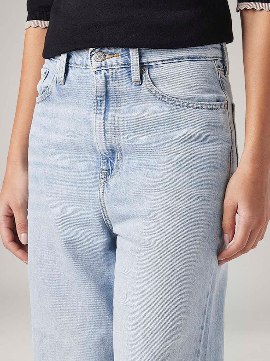 Classic Relaxed Fit High-Rise Light Fade Jeans