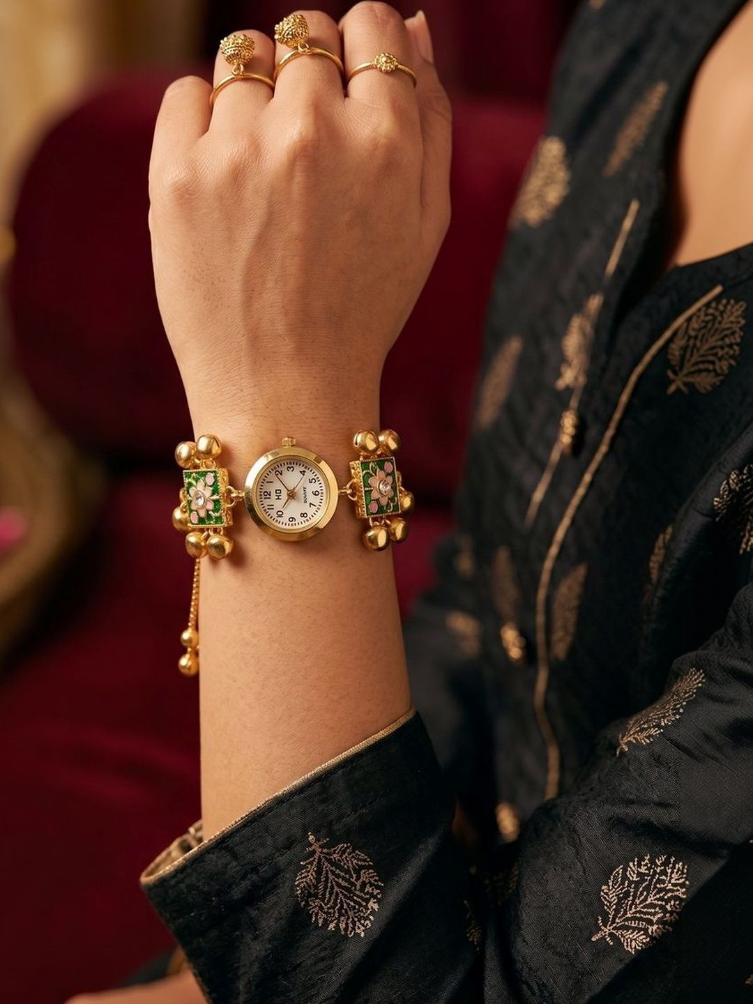 SZN SZN Women Dial & Stainless Steel Bracelet Style Straps Analogue Motion Powered Watch SZN4BW-2084-new1