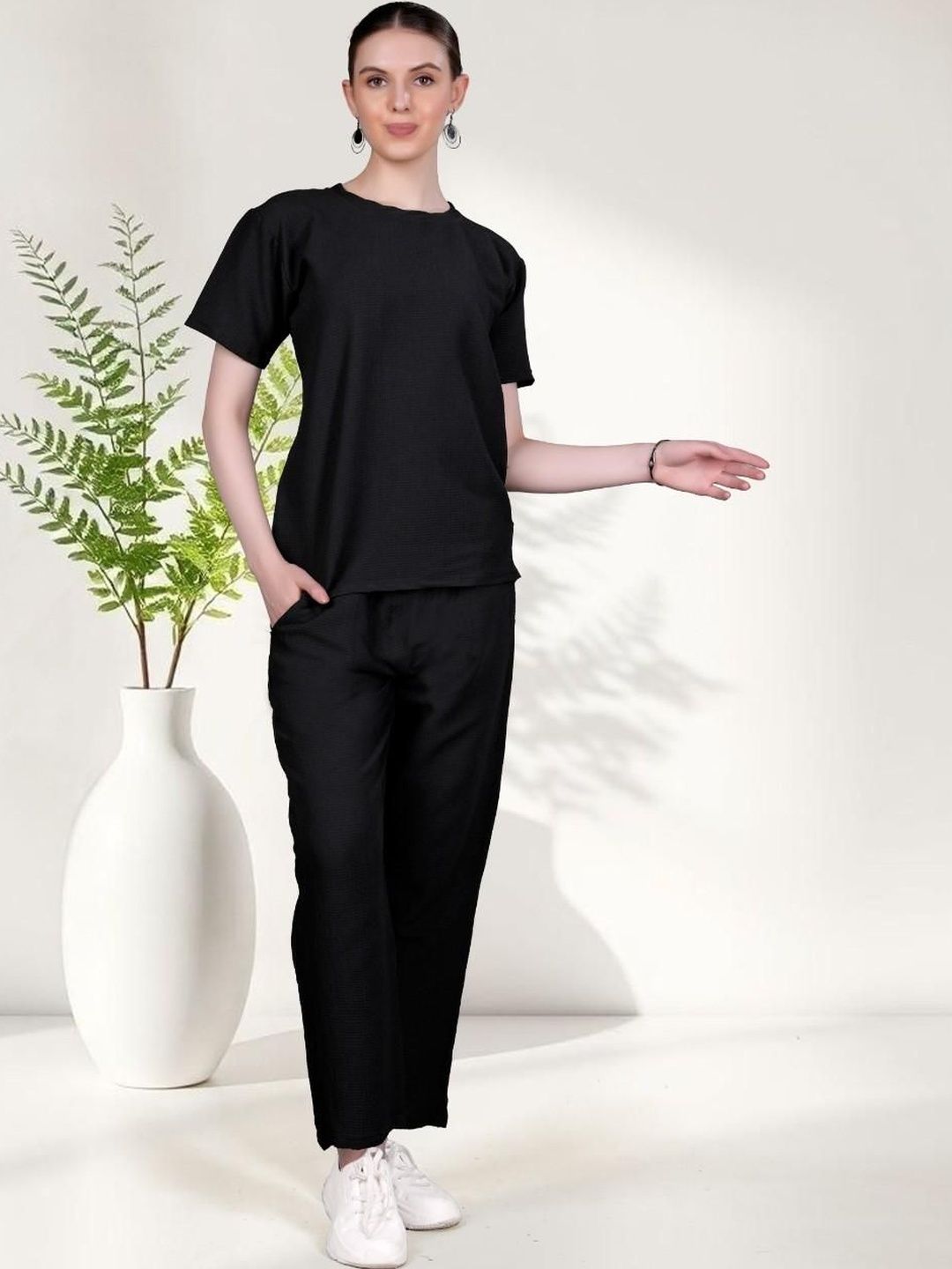 Moda Rapido Floral Solid T-shirt with Trousers