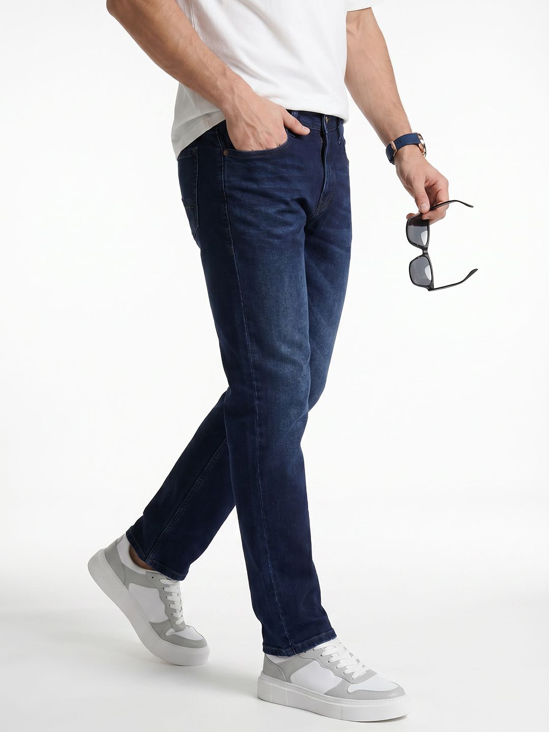 Integriti Men Smart Slim Fit Light Fade Stretchable Jeans