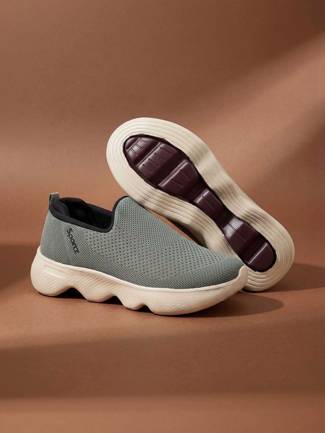 Walkaroo Men Mesh Walking Shoes