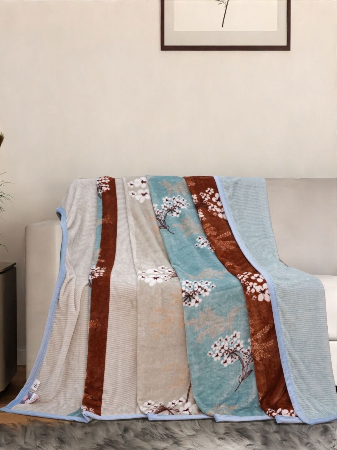 Florida Florida Hazel Blue & White Floral Fleece 300 GSM Double Bed Blanket
