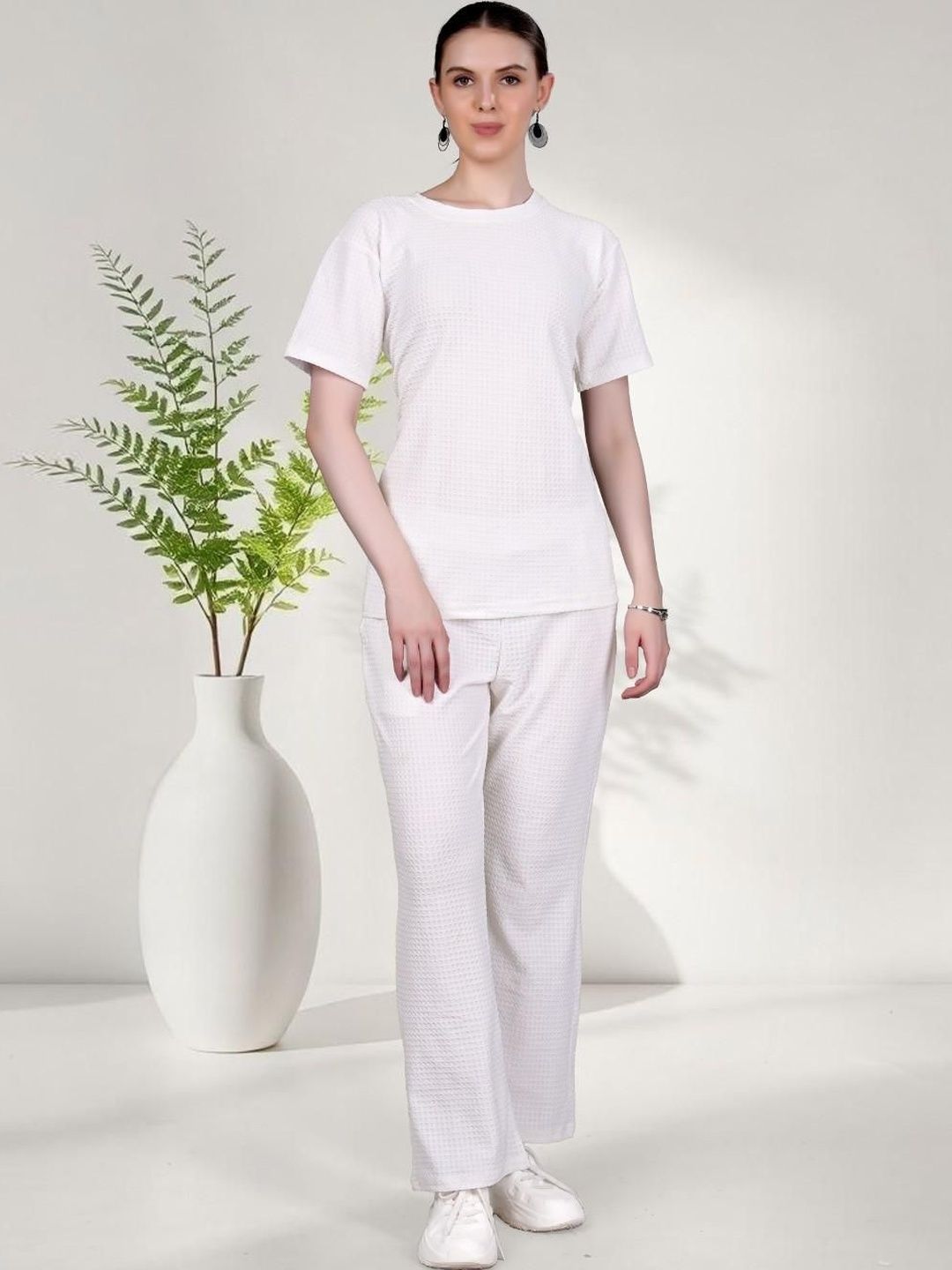Moda Rapido Self Design T-shirt with Trousers