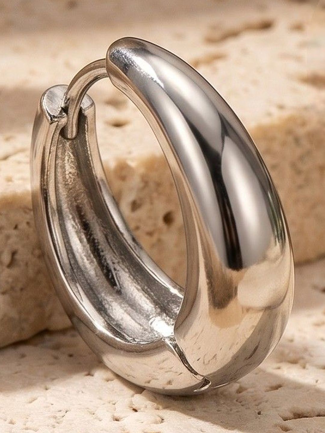 Mahi Oval Hoop Earrings