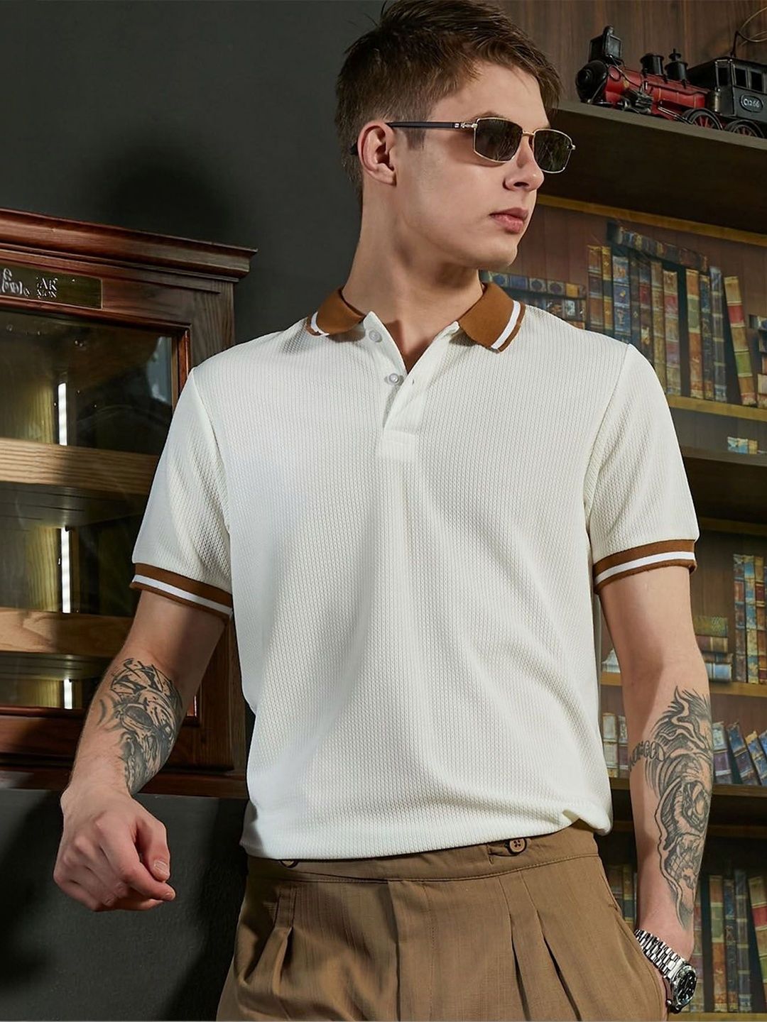 THE BEETEL HOUSE Men Polo Collar T-shirt
