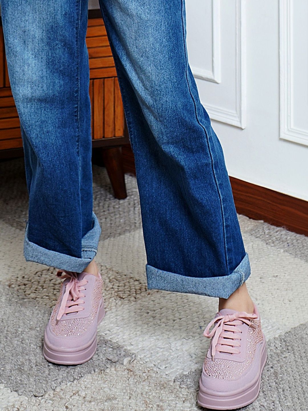 Shezone Women Textured Sneakers