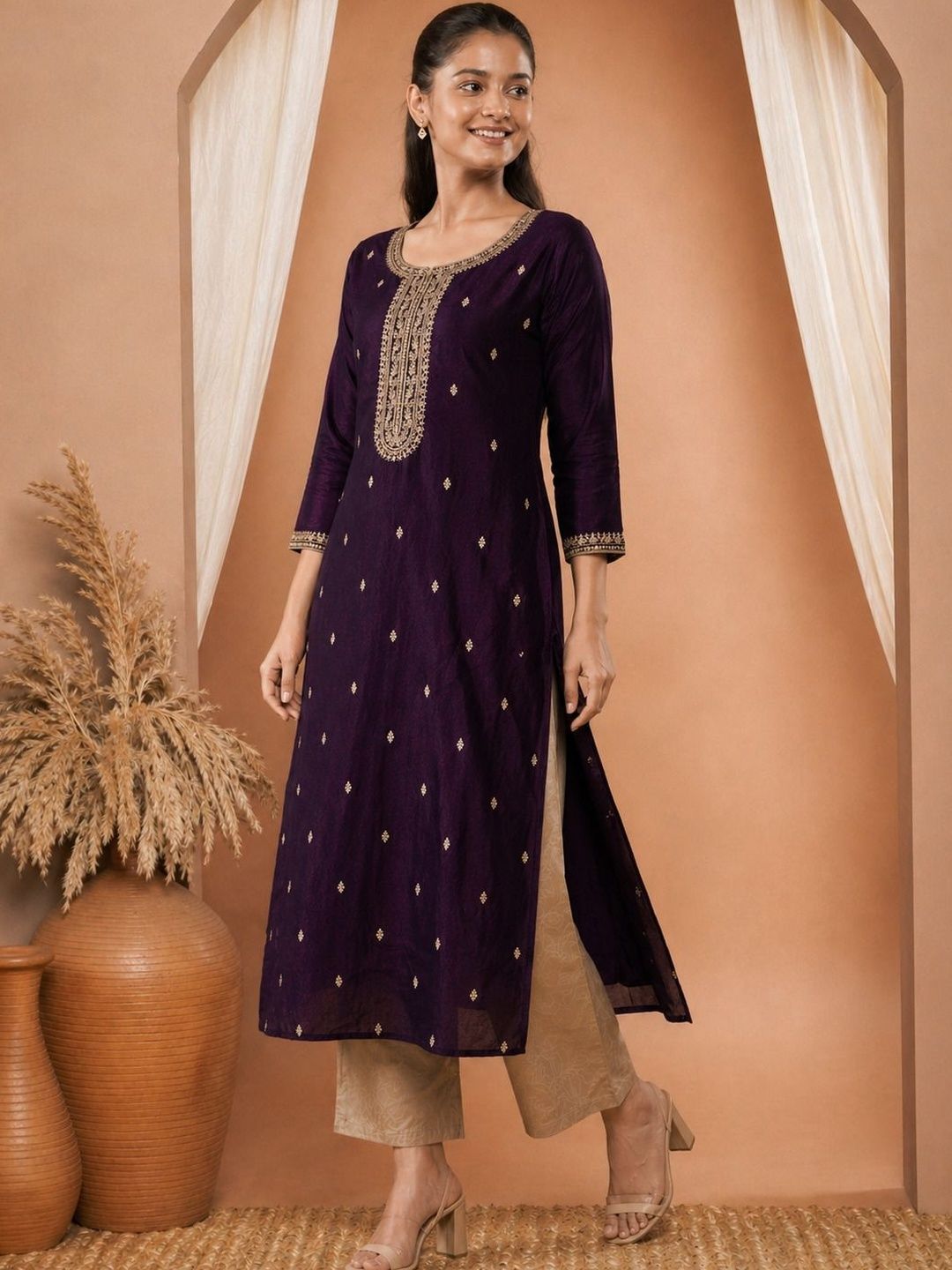 SHRI MAHAVEER RAJASTHANI SAREE Ethnic Motifs Embroidered Thread Work Thread Work Kurti