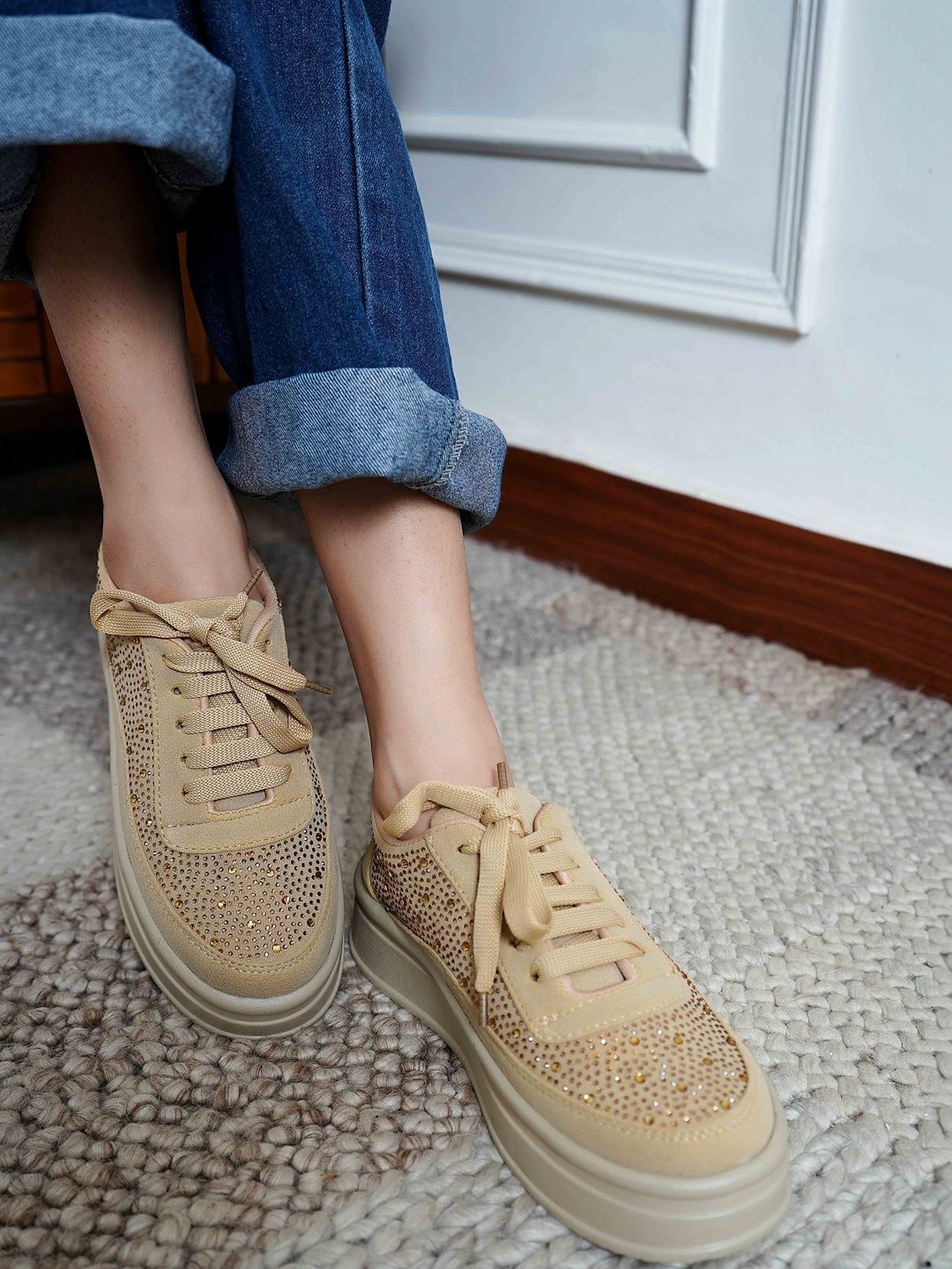 Shezone Women Textured Sneakers