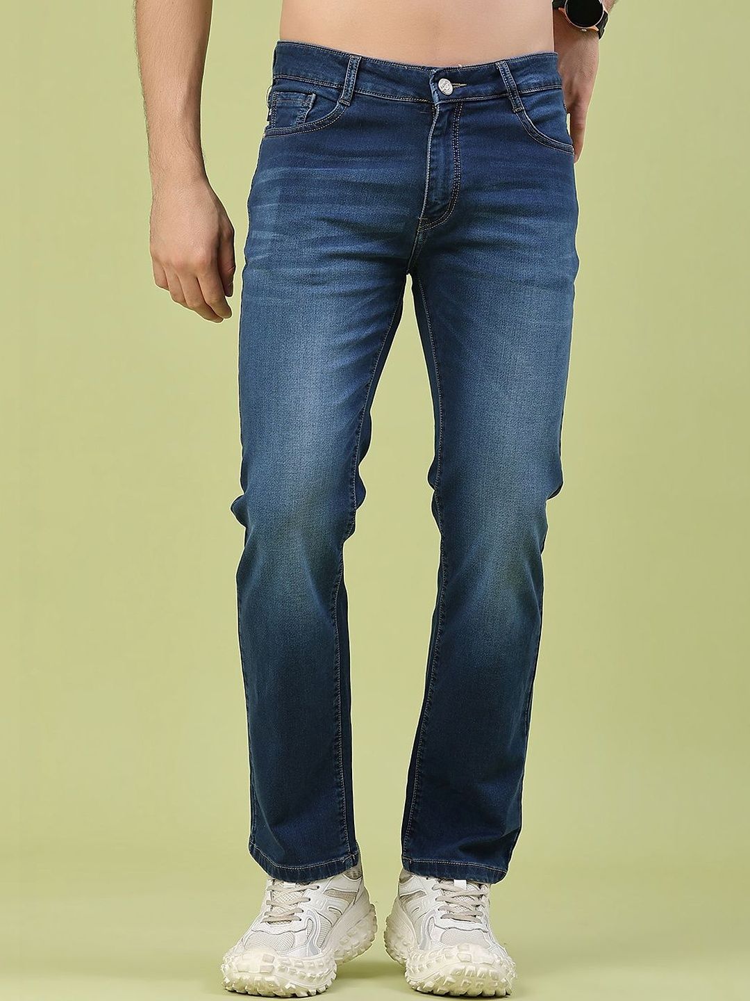 V-Mart Men Relaxed Fit Mid-Rise Light Fade Jeans