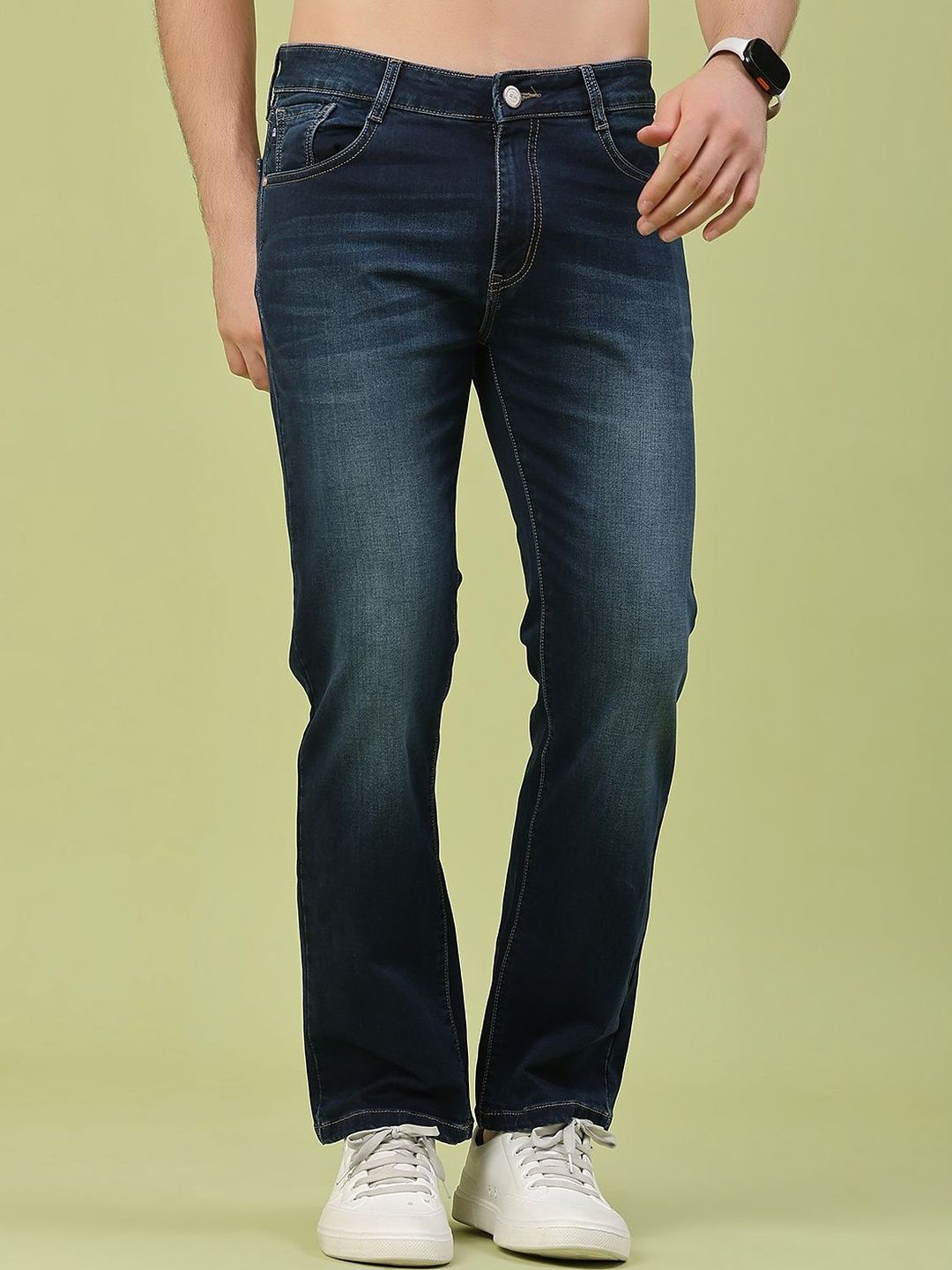 V-Mart Men Relaxed Fit Mid-Rise Light Fade Jeans
