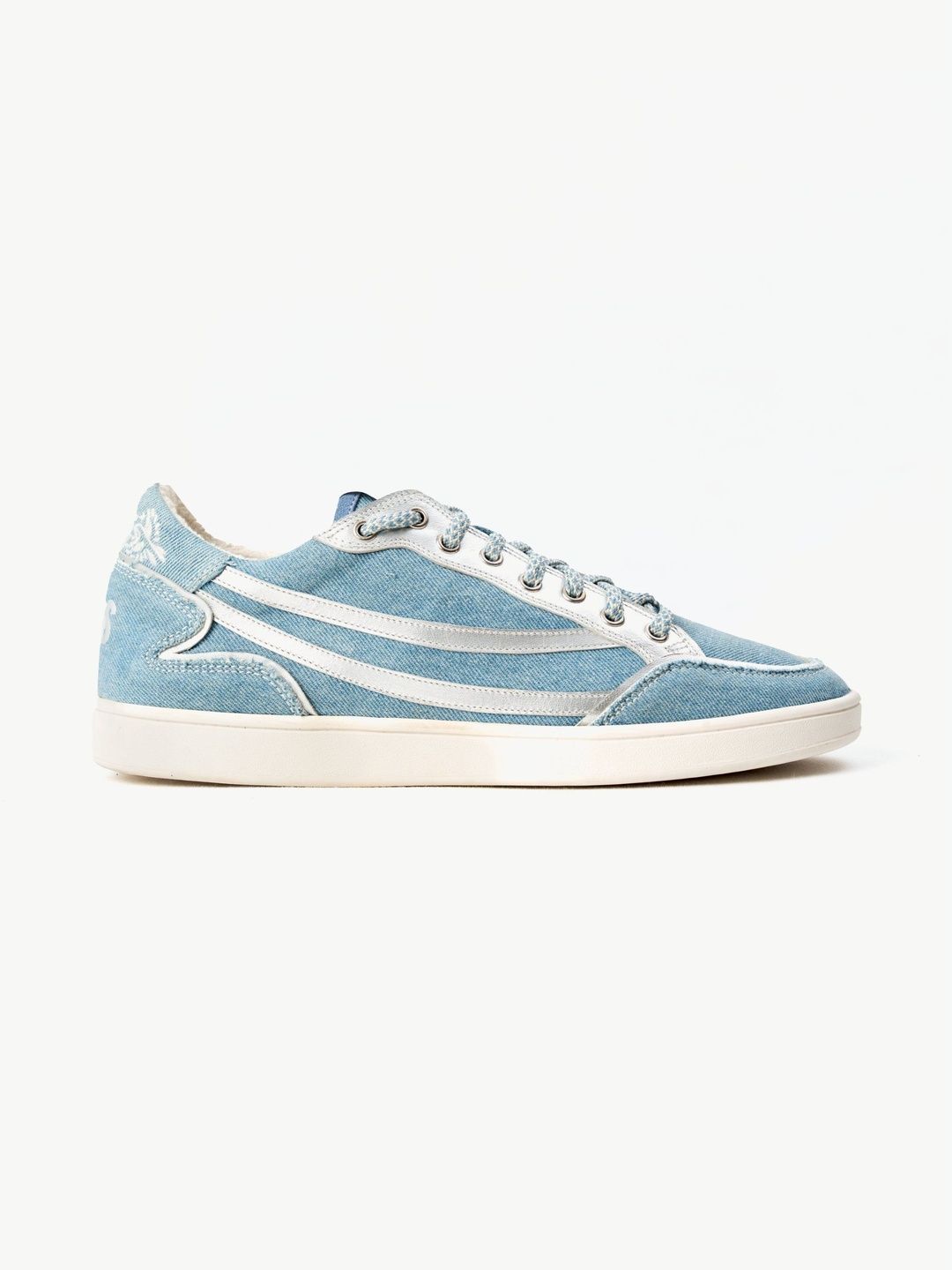 GULLY LABS Men Colourblocked Sneakers deal from myntra GULLY LABS Men Colourblocked Sneakers deal from myntra