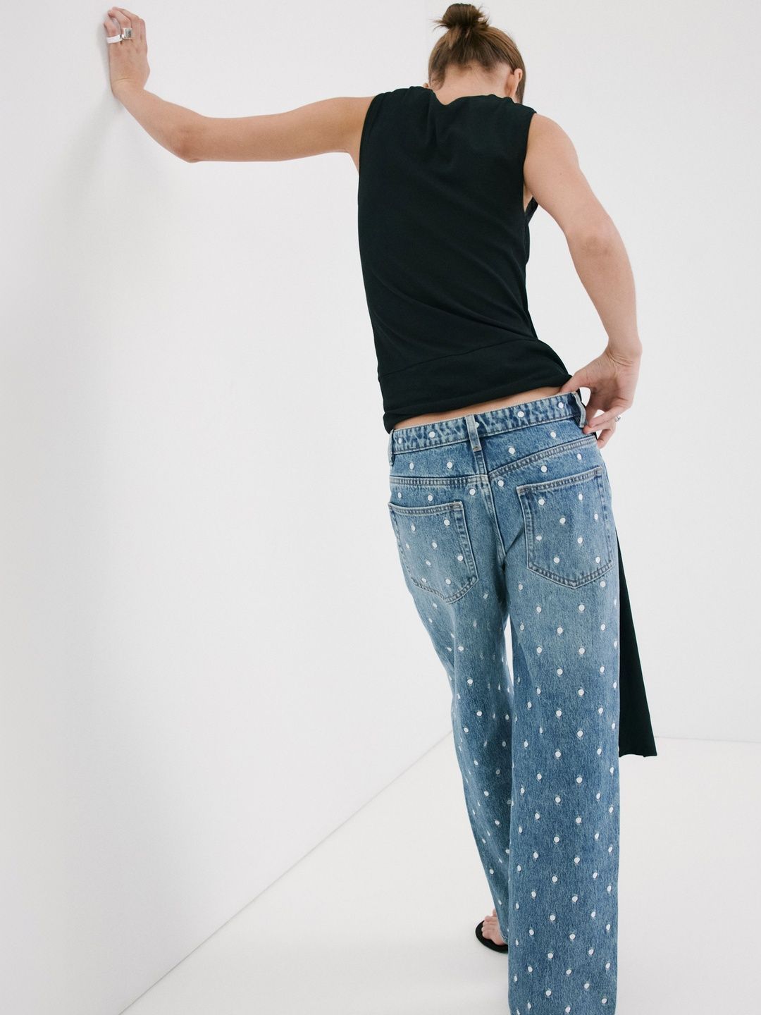 Regular Fit Mid-Rise Light Fade Stretchable Jeans