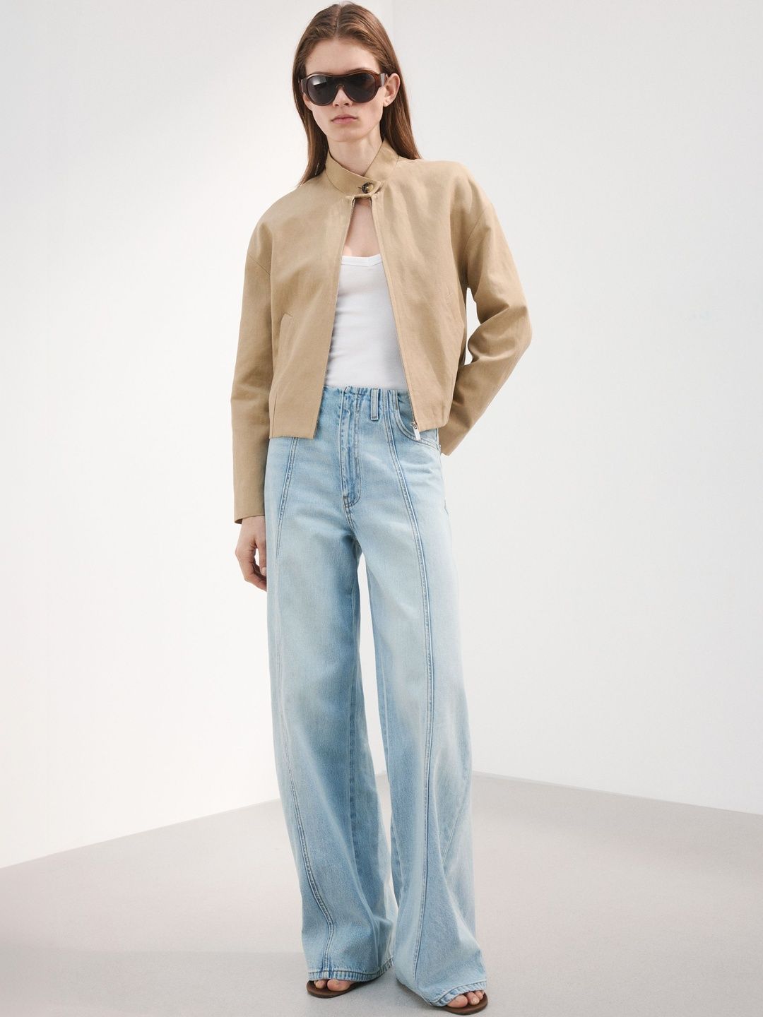 Relaxed Fit Mid-Rise Light Fade Jeans