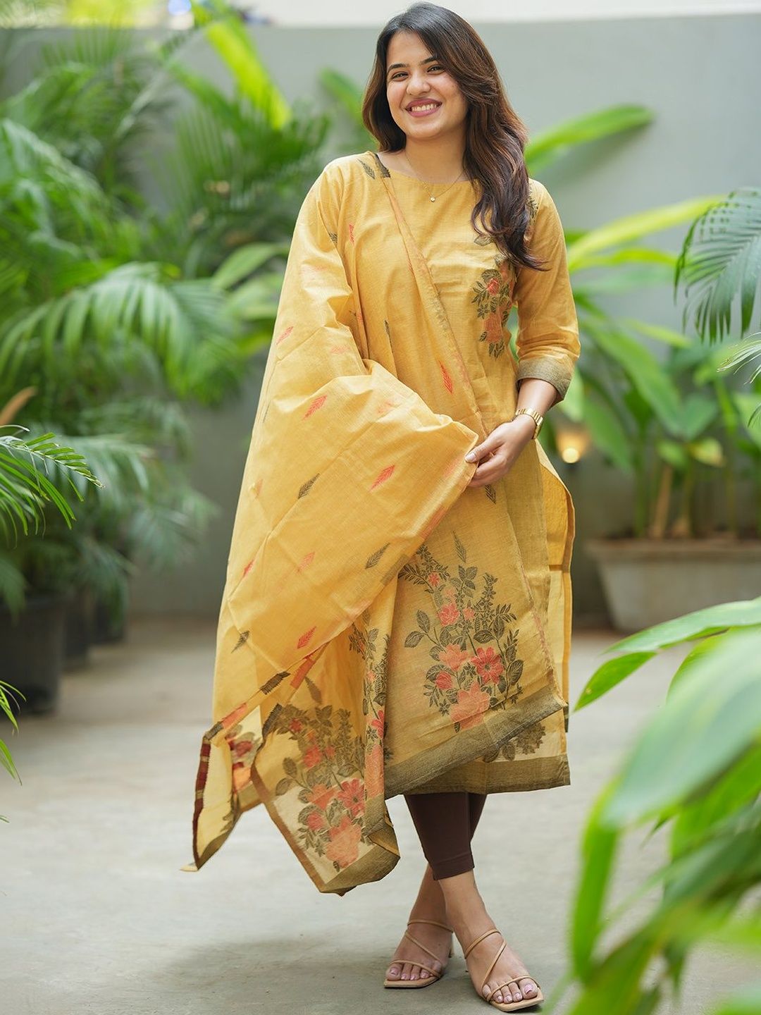 HERE&NOW HERE&NOW Women Floral Printed Jamdani Cotton Kurta with Dupatta