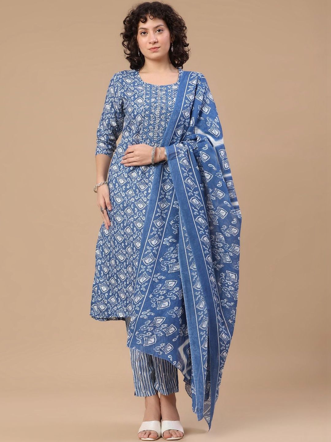 V-Mart Women Ethnic Motifs Printed Regular Thread Work Kurta with Trousers & With Dupatta