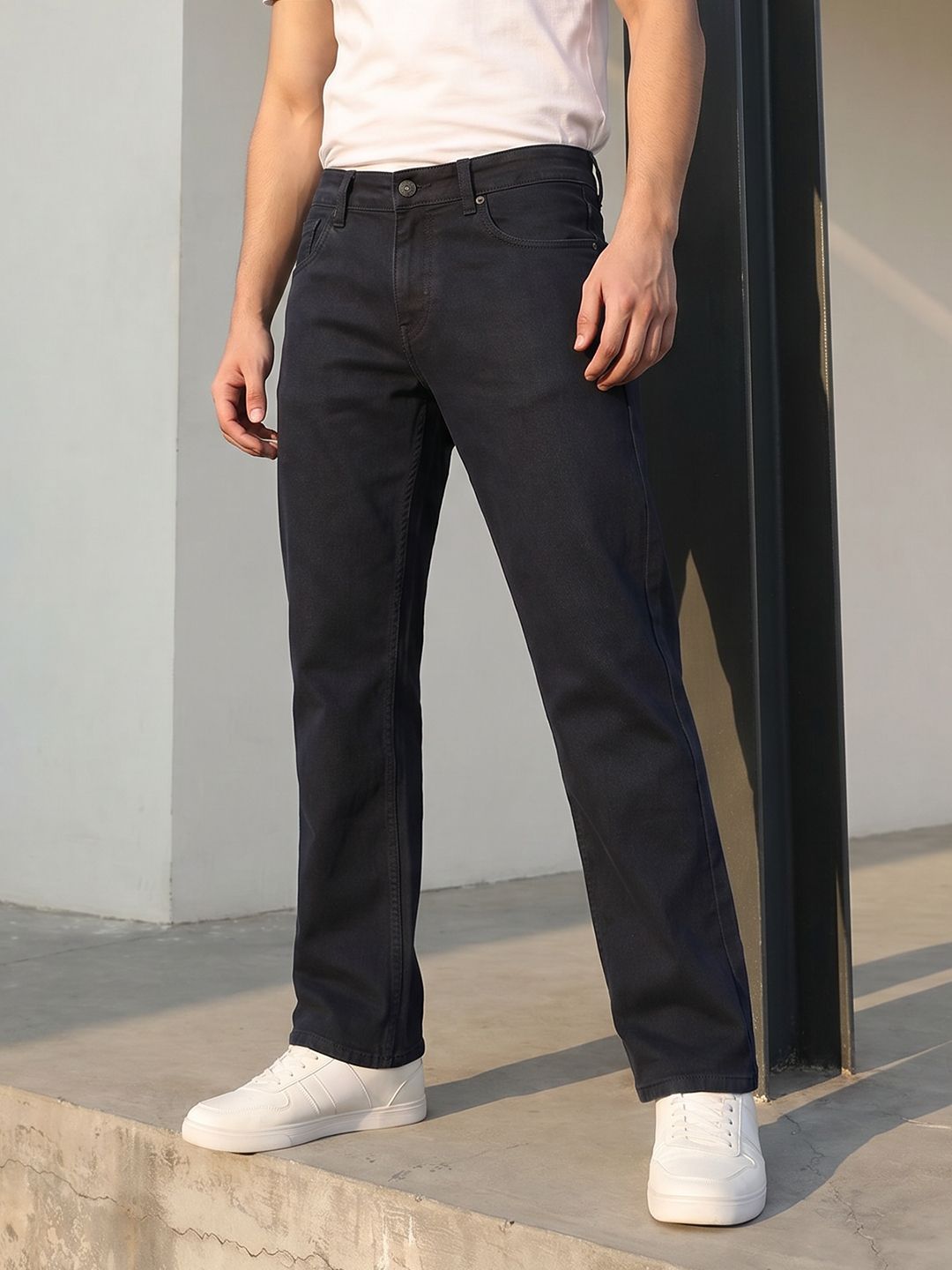The Roadster Life Co. Men Straight Fit Stretchable Jeans