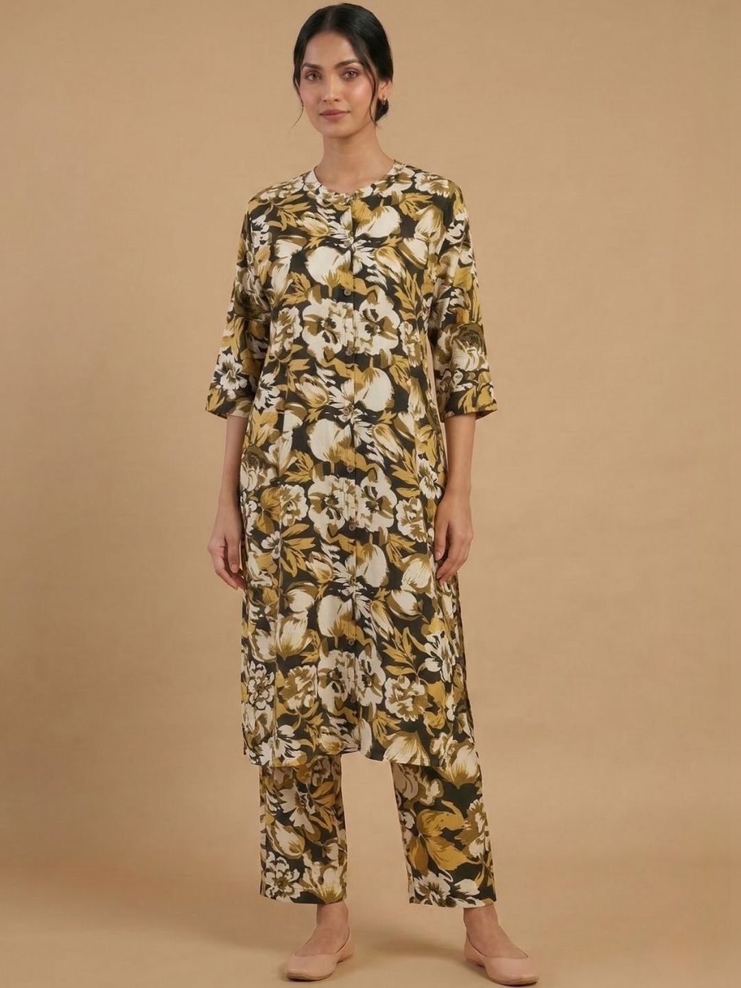 VRIKAA Women Printed Top with Trousers