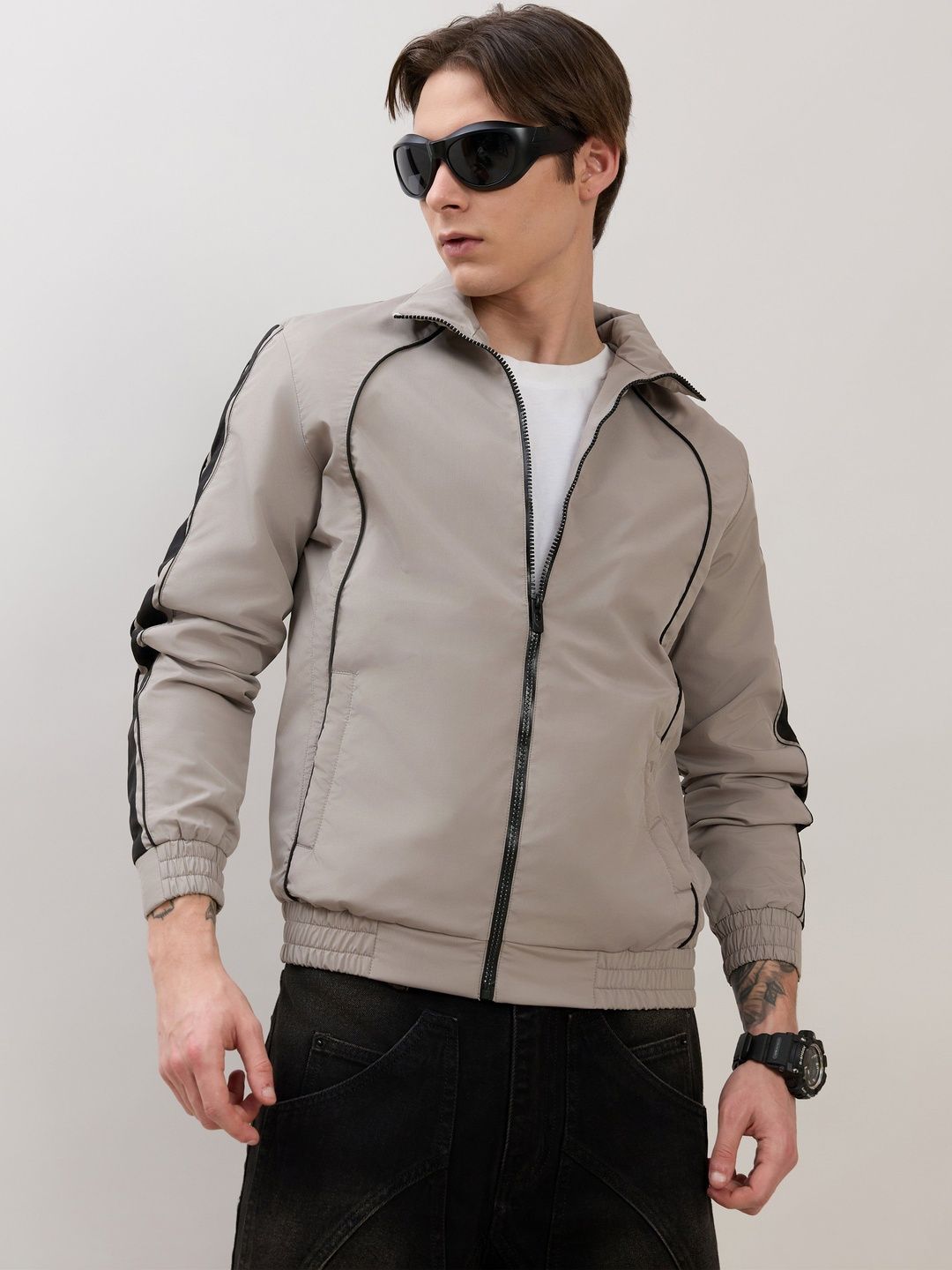 Espanshe Men Colourblocked Lightweight Sporty Jacket