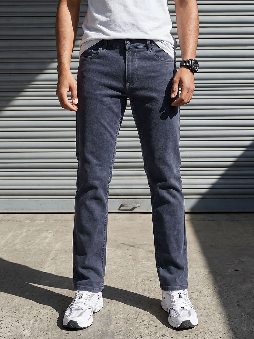 The Roadster Life Co. Men Straight Fit Stretchable Jeans