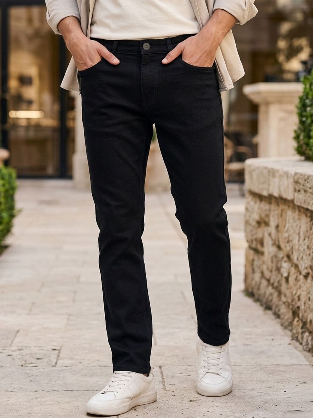Urbano Fashion Men Black Slim Fit Mid-Rise Clean Look Stretchable Jeans