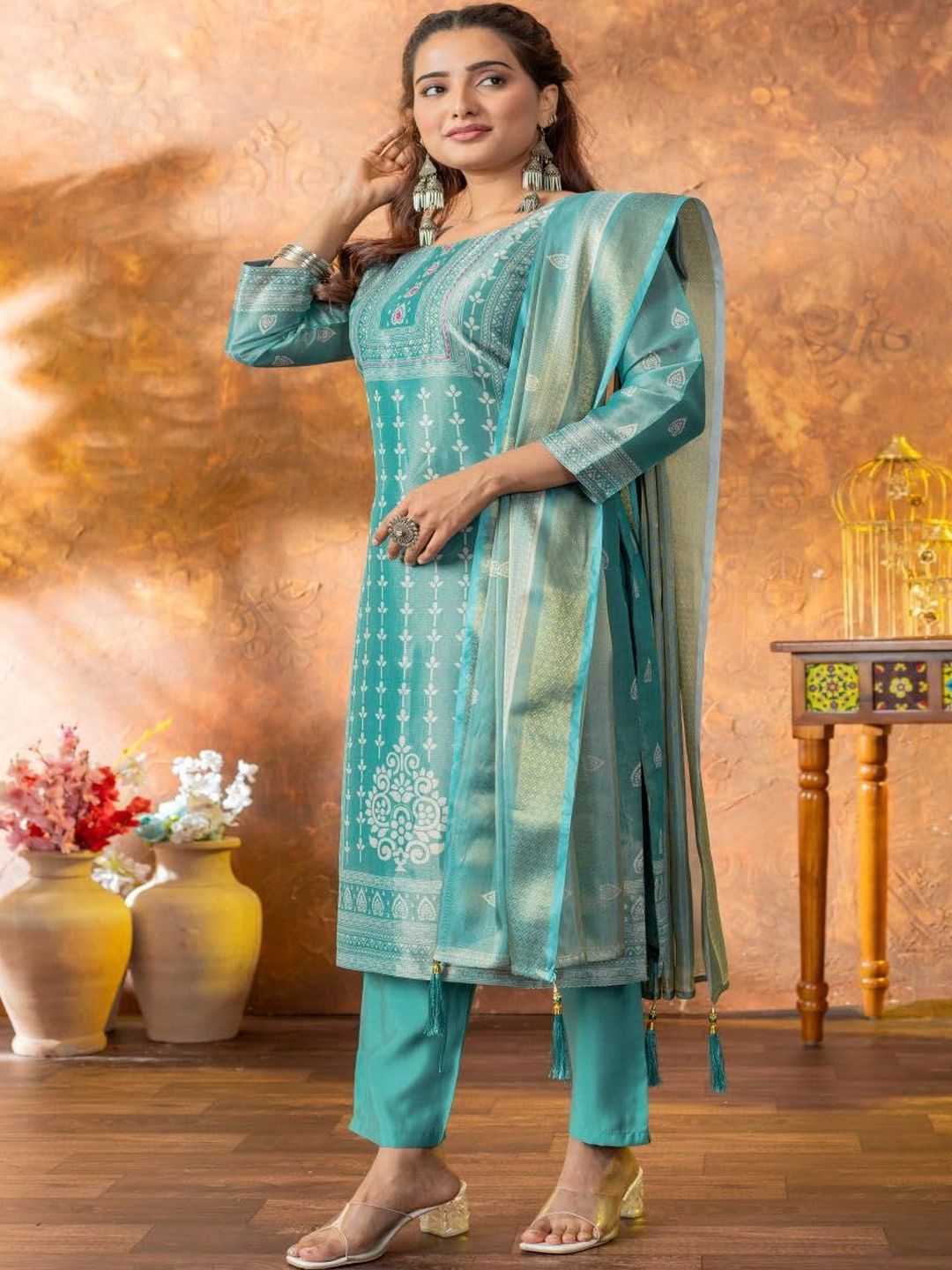 ANVERI TEXTILES Women Ethnic Motifs Printed Regular Kurta with Trousers & With Dupatta