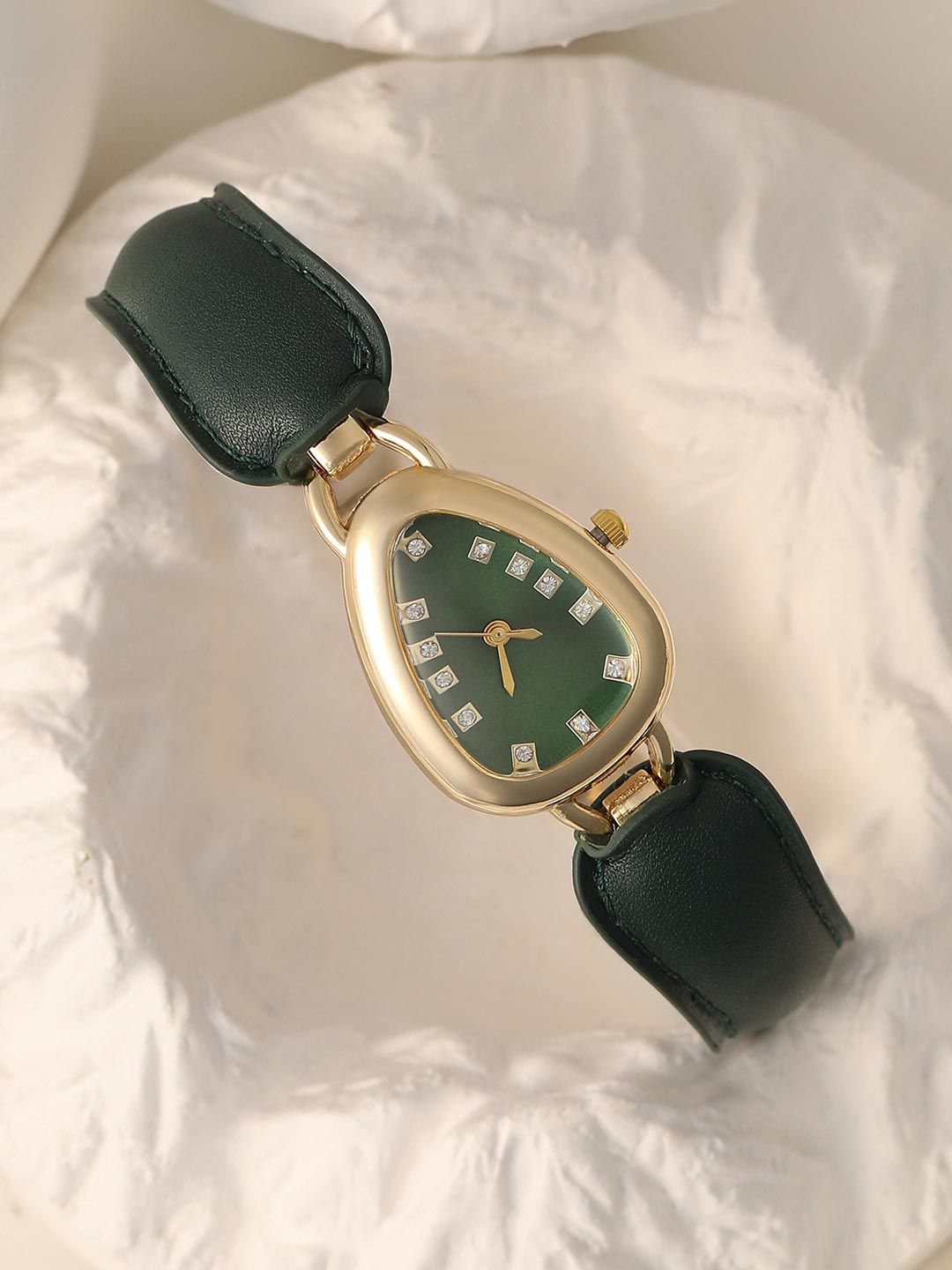 HAUTE SAUCE Women Embellished Dial & Leather Straps Analogue Watch SS26_HSWC1459