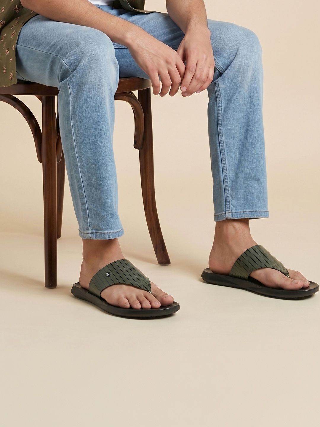 Metro Men Striped Thong Flip-Flops