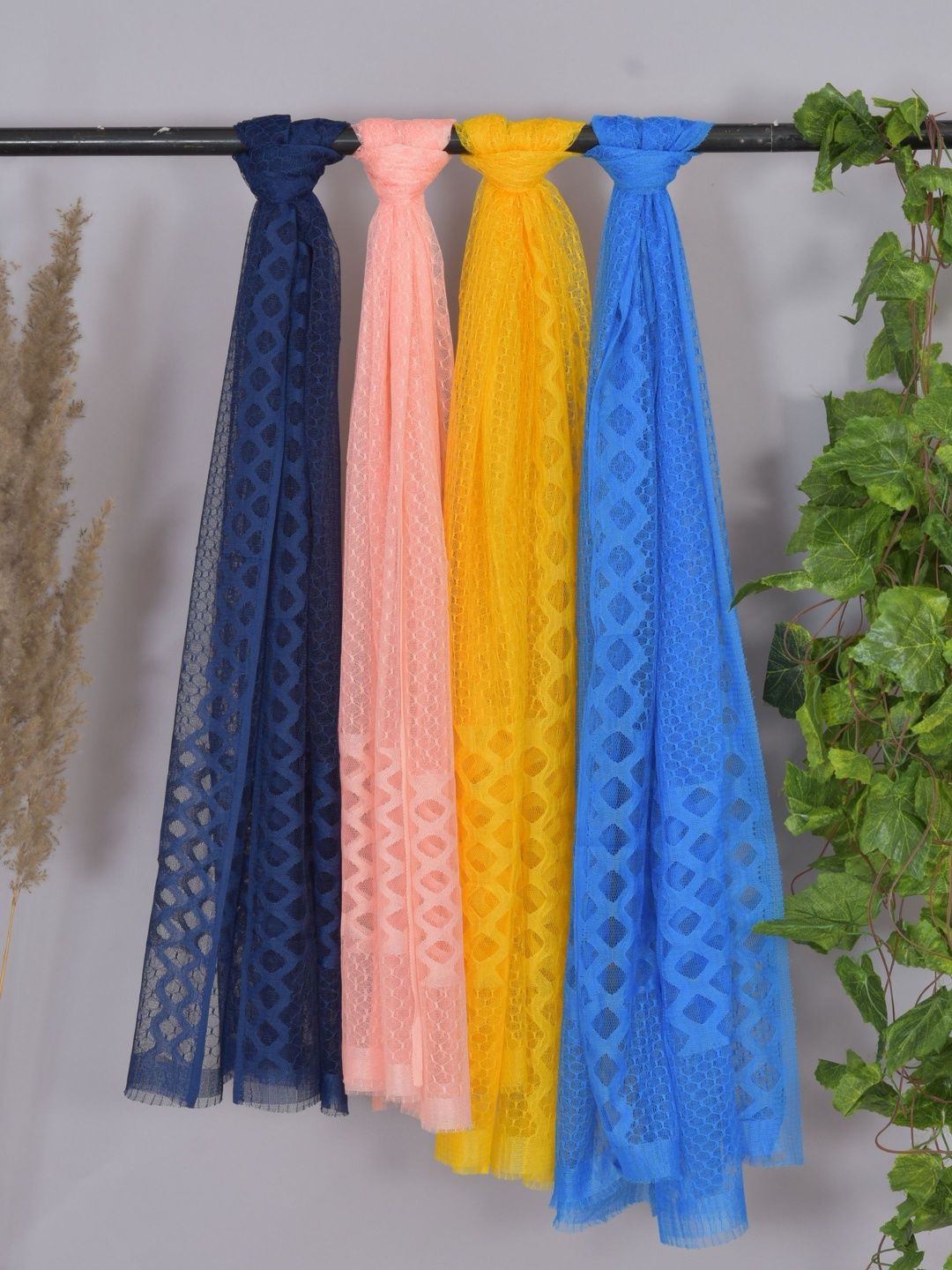 Kuhika Woven Design Dupatta