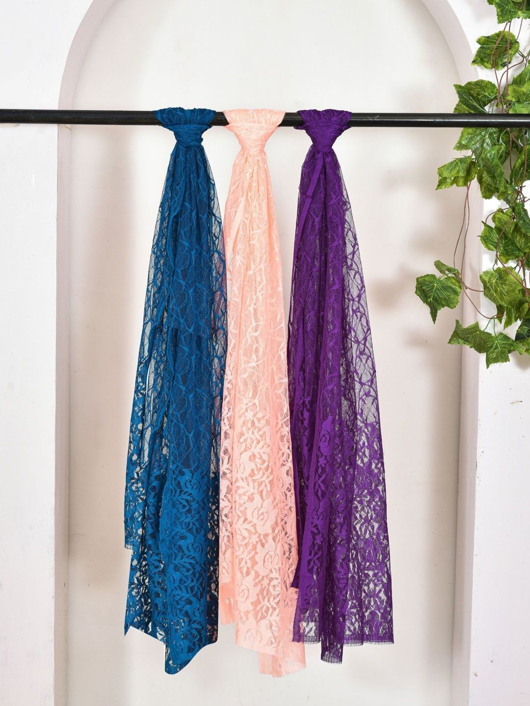 Kuhika Woven Design Dupatta