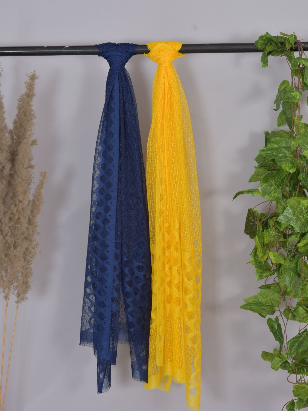 Kuhika Woven Design Dupatta