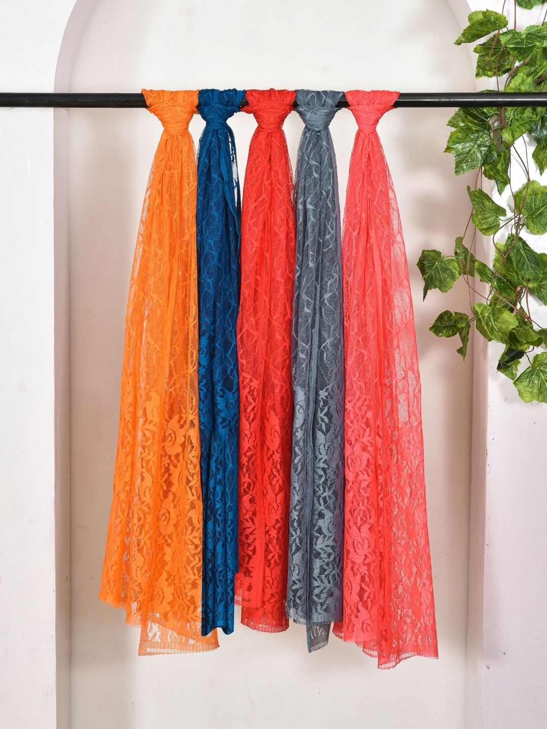 Kuhika Woven Design Dupatta