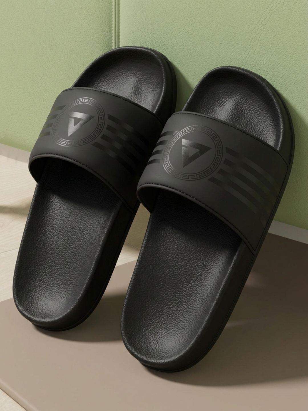 ARVAN Men Printed Sliders