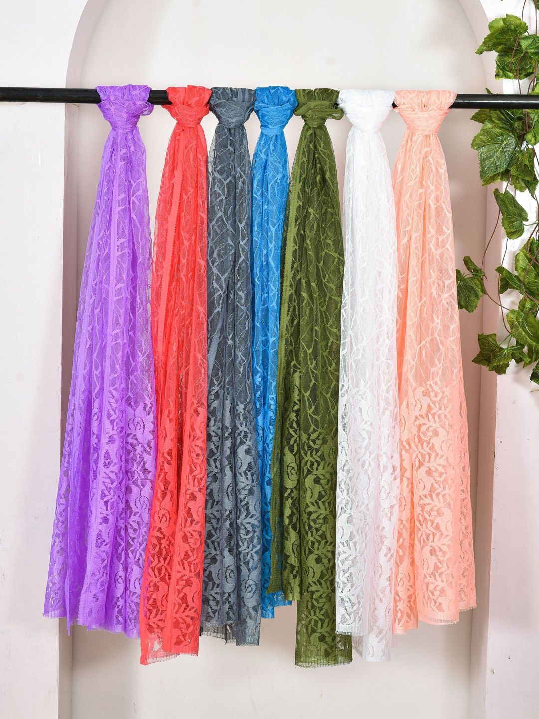 Kuhika Woven Design Dupatta