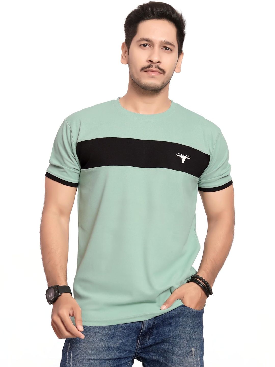 U and J Sea Green Men Colourblocked T-shirt
