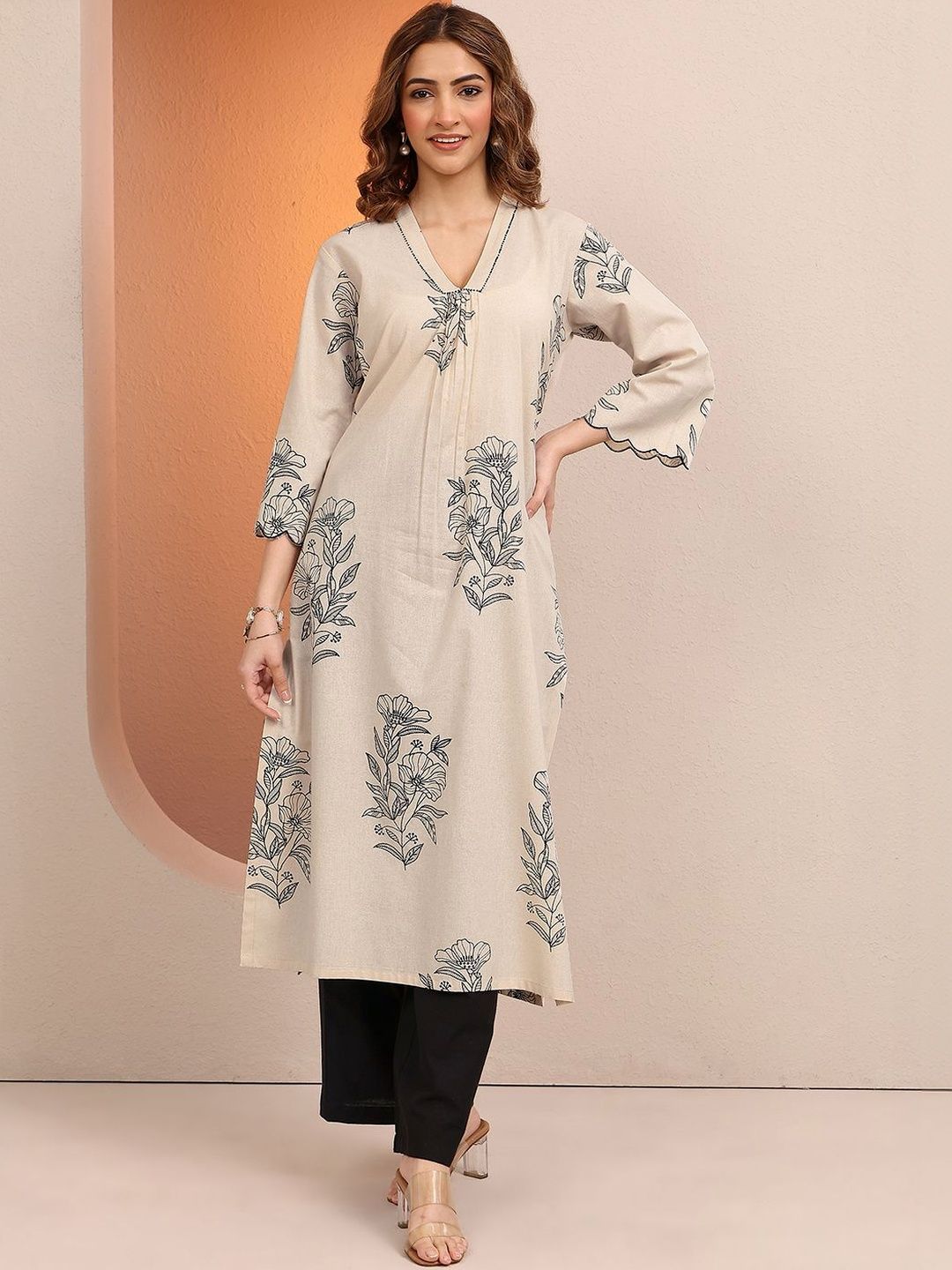 Libas Libas Women Floral Printed Flared Sleeves Floral Kurta